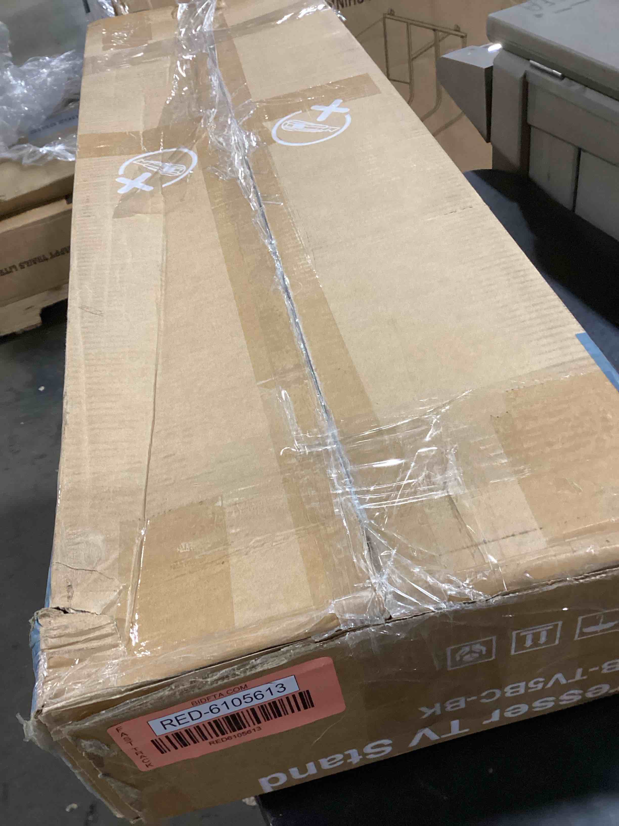 https://s3.amazonaws.com/lotting-images-prod/bidfta/RED6105613_1715946968552.jpeg