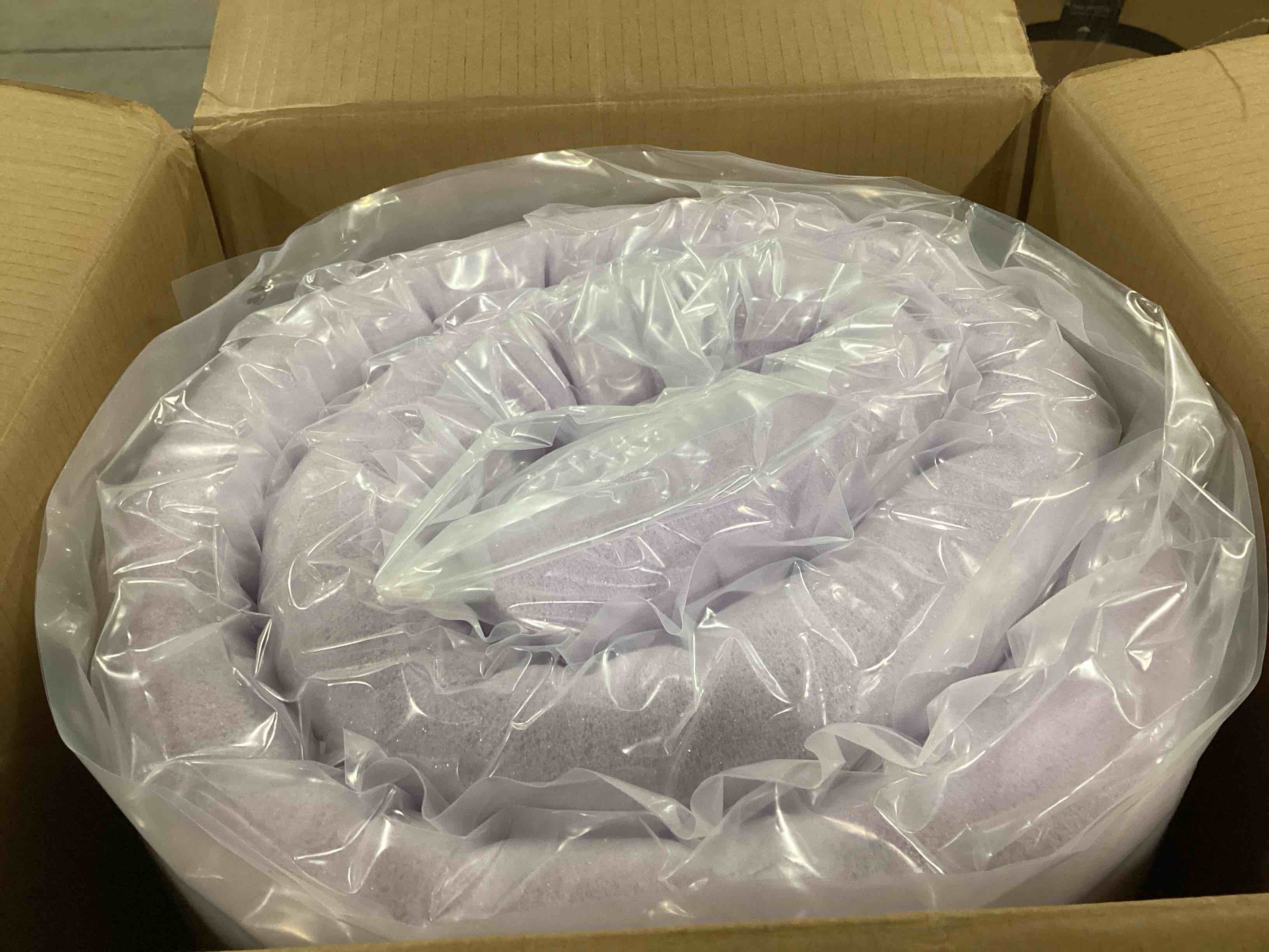 https://s3.amazonaws.com/lotting-images-prod/bidfta/RED6105700_1715960440970.jpeg