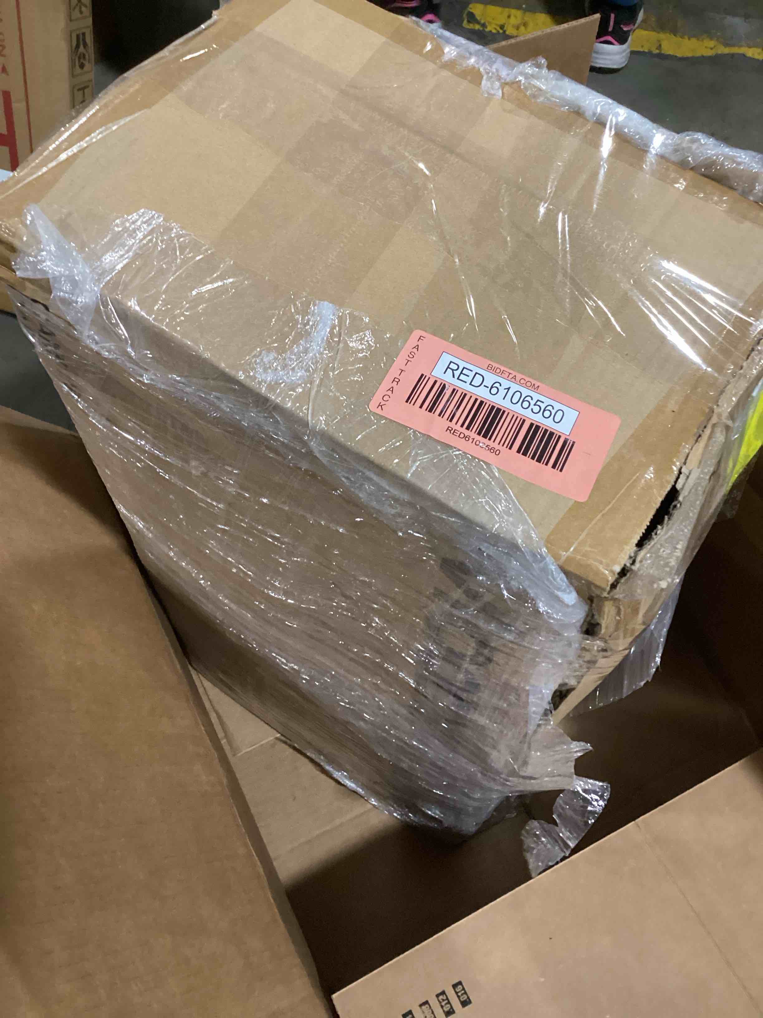 https://s3.amazonaws.com/lotting-images-prod/bidfta/RED6106560_1721234555184.jpeg