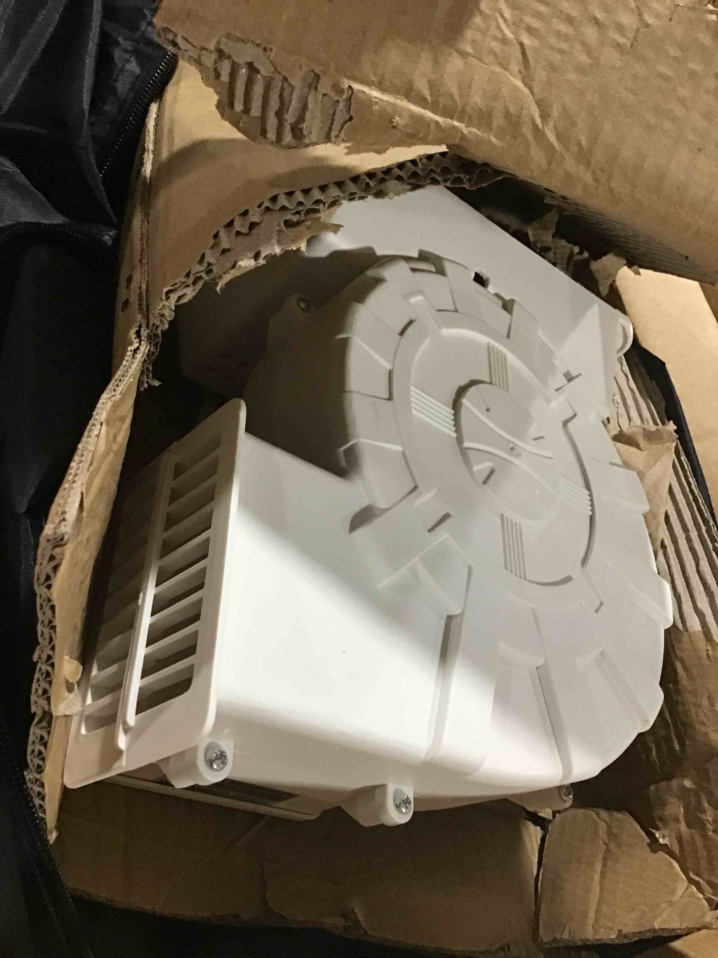 https://s3.amazonaws.com/lotting-images-prod/bidfta/RED6106725_1721240541559.jpeg