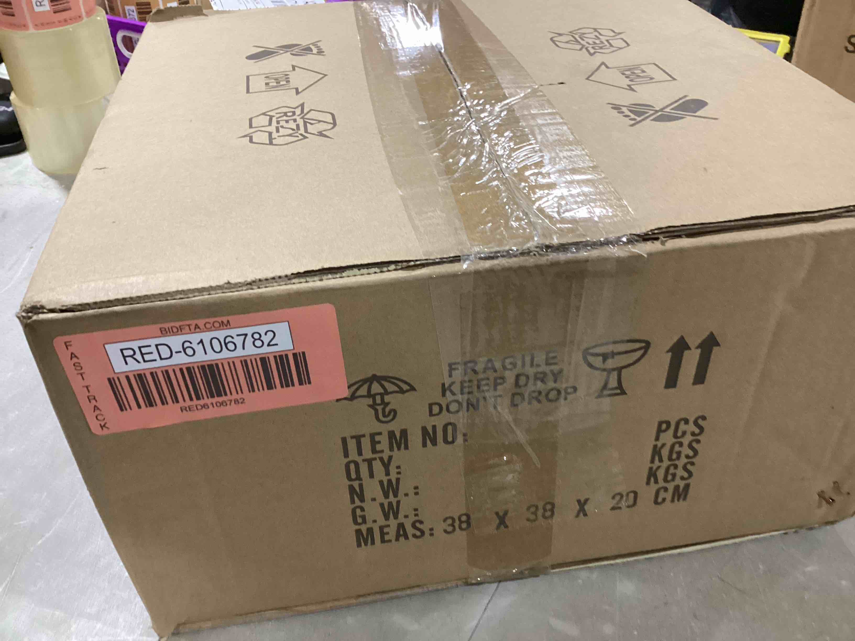 https://s3.amazonaws.com/lotting-images-prod/bidfta/RED6106782_1721304694543.jpeg
