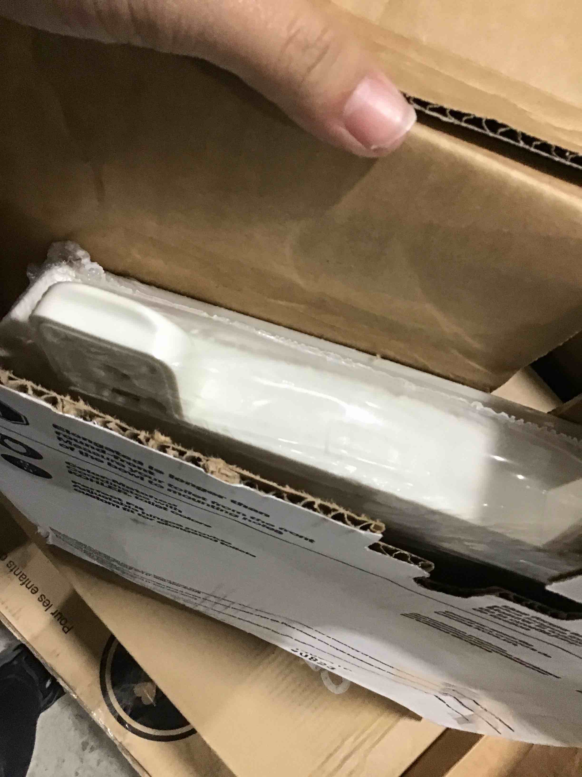 https://s3.amazonaws.com/lotting-images-prod/bidfta/RED6107213_1716992922923.jpeg