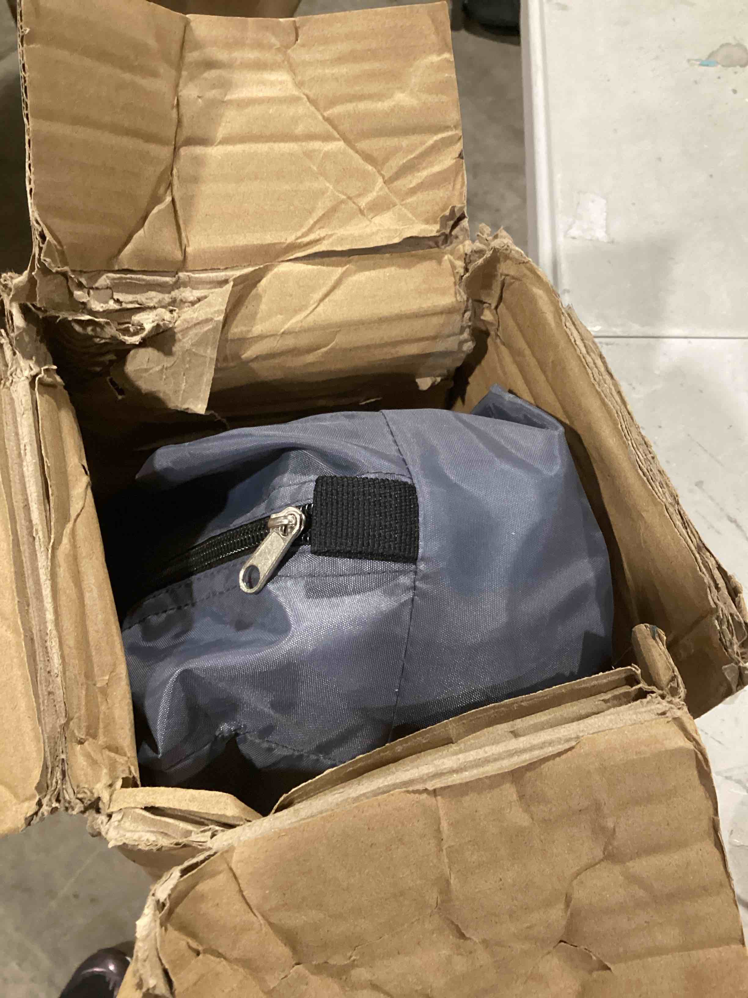 https://s3.amazonaws.com/lotting-images-prod/bidfta/RED6108538_1715685102411.jpeg