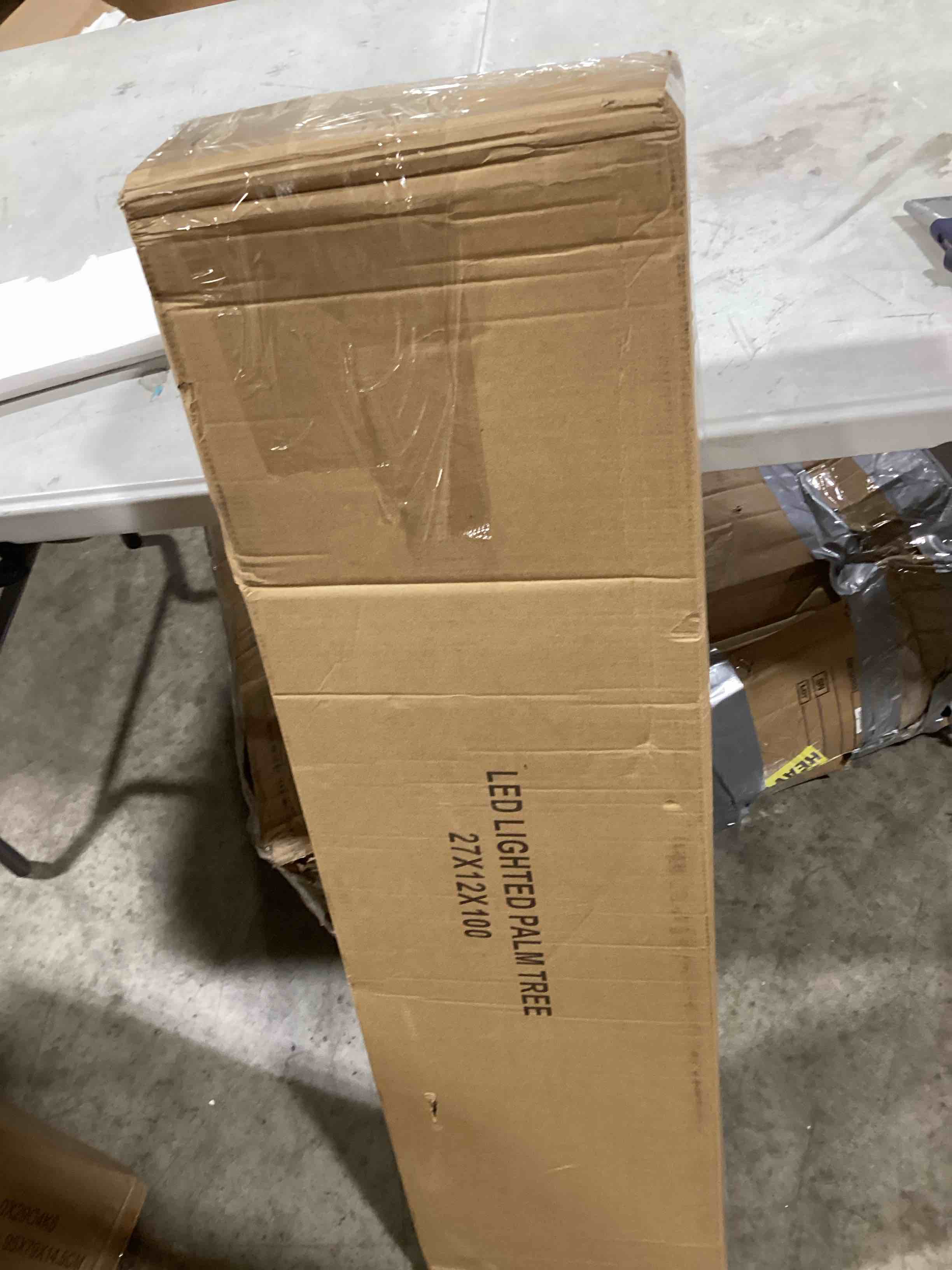 https://s3.amazonaws.com/lotting-images-prod/bidfta/RED6108553_1715687639245.jpeg