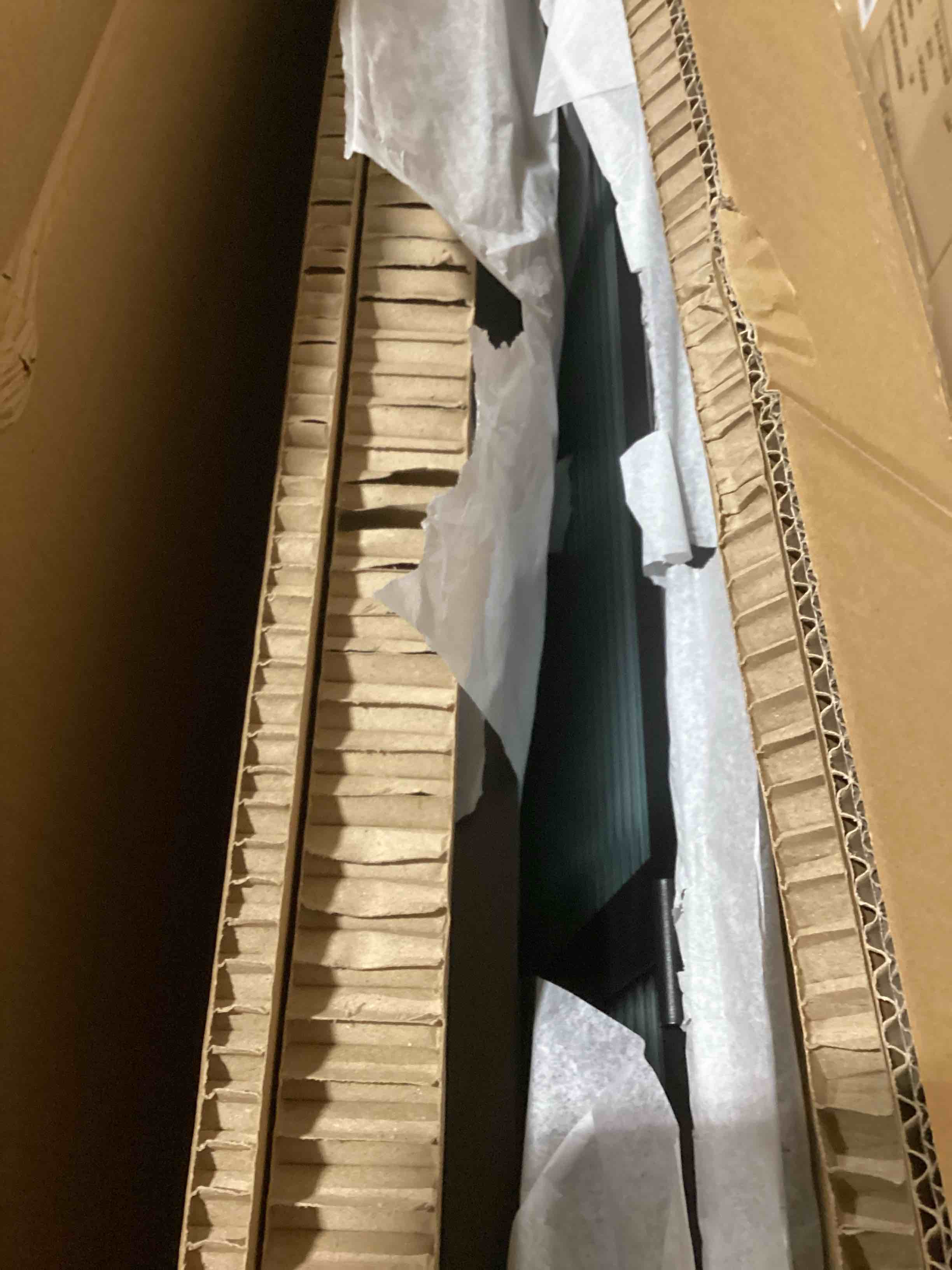https://s3.amazonaws.com/lotting-images-prod/bidfta/RED6108673_1715774598759.jpeg