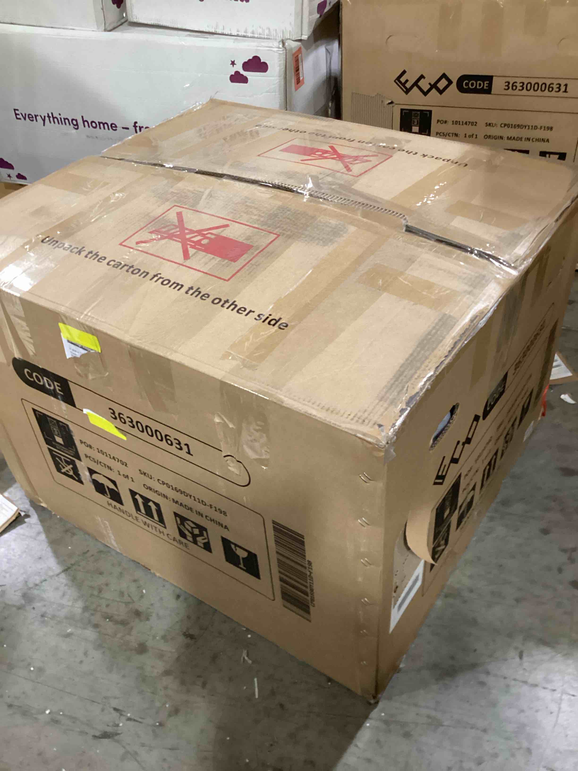 https://s3.amazonaws.com/lotting-images-prod/bidfta/RED6108886_1715870875902.jpeg