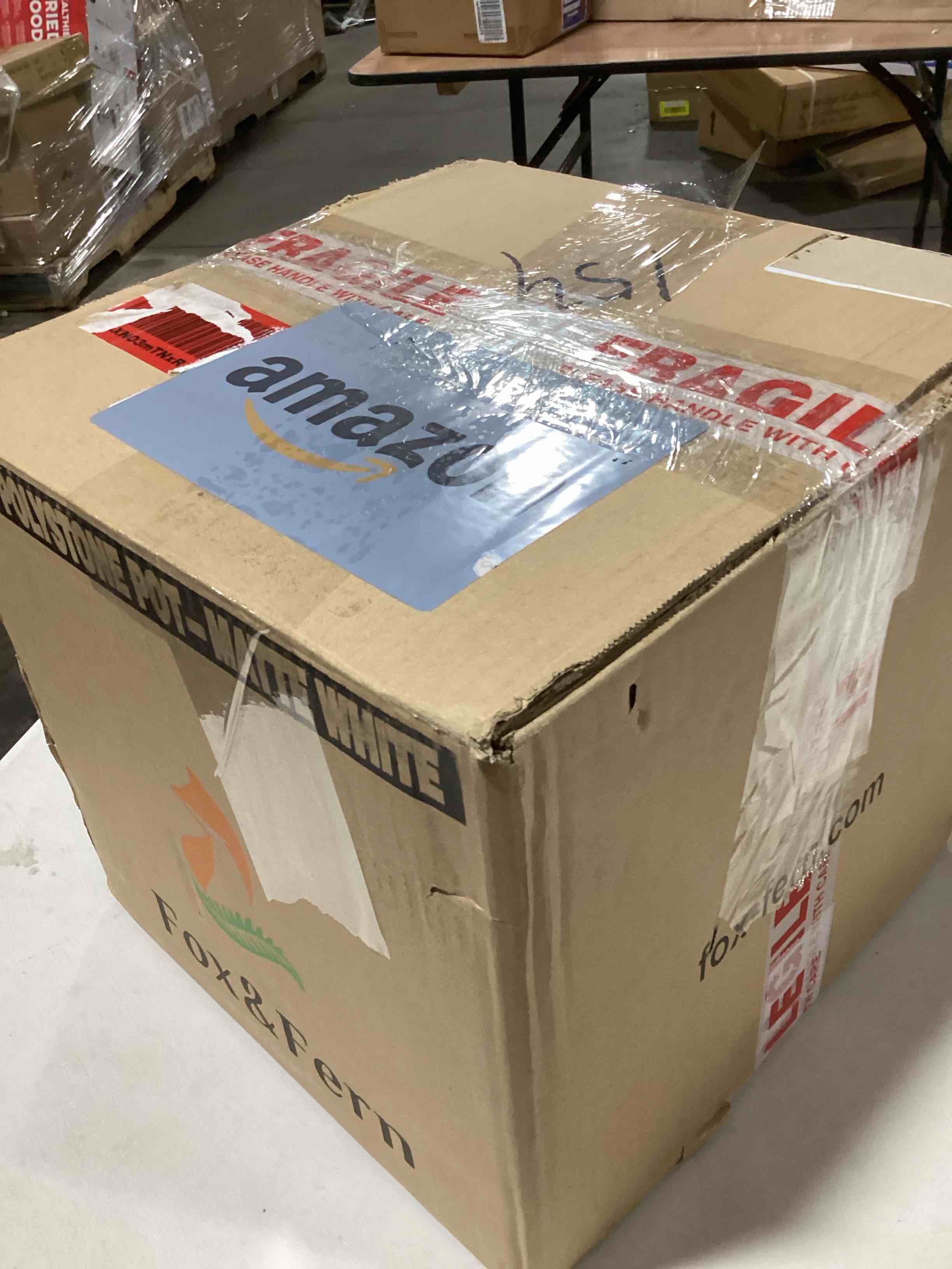 https://s3.amazonaws.com/lotting-images-prod/bidfta/RED6109146_1716033518589.jpeg