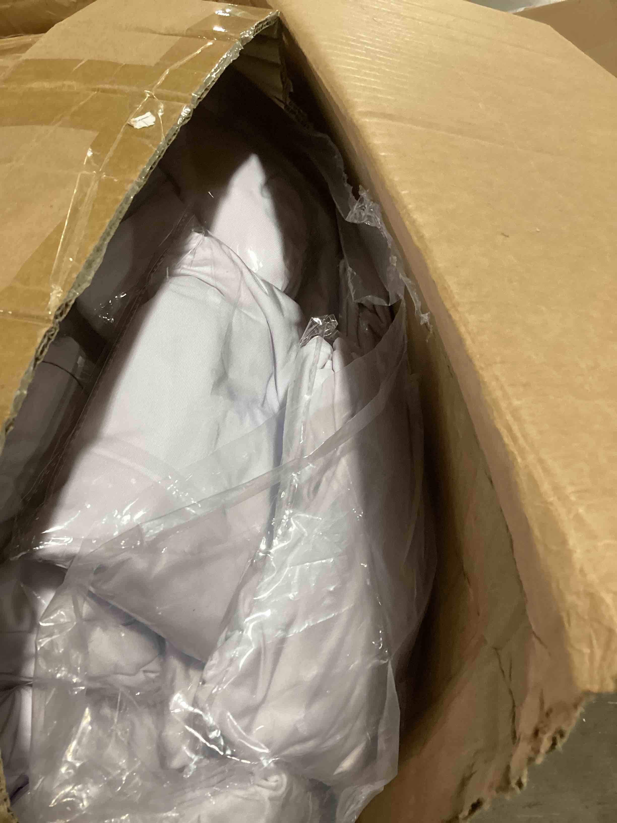 https://s3.amazonaws.com/lotting-images-prod/bidfta/RED6109403_1716291605490.jpeg