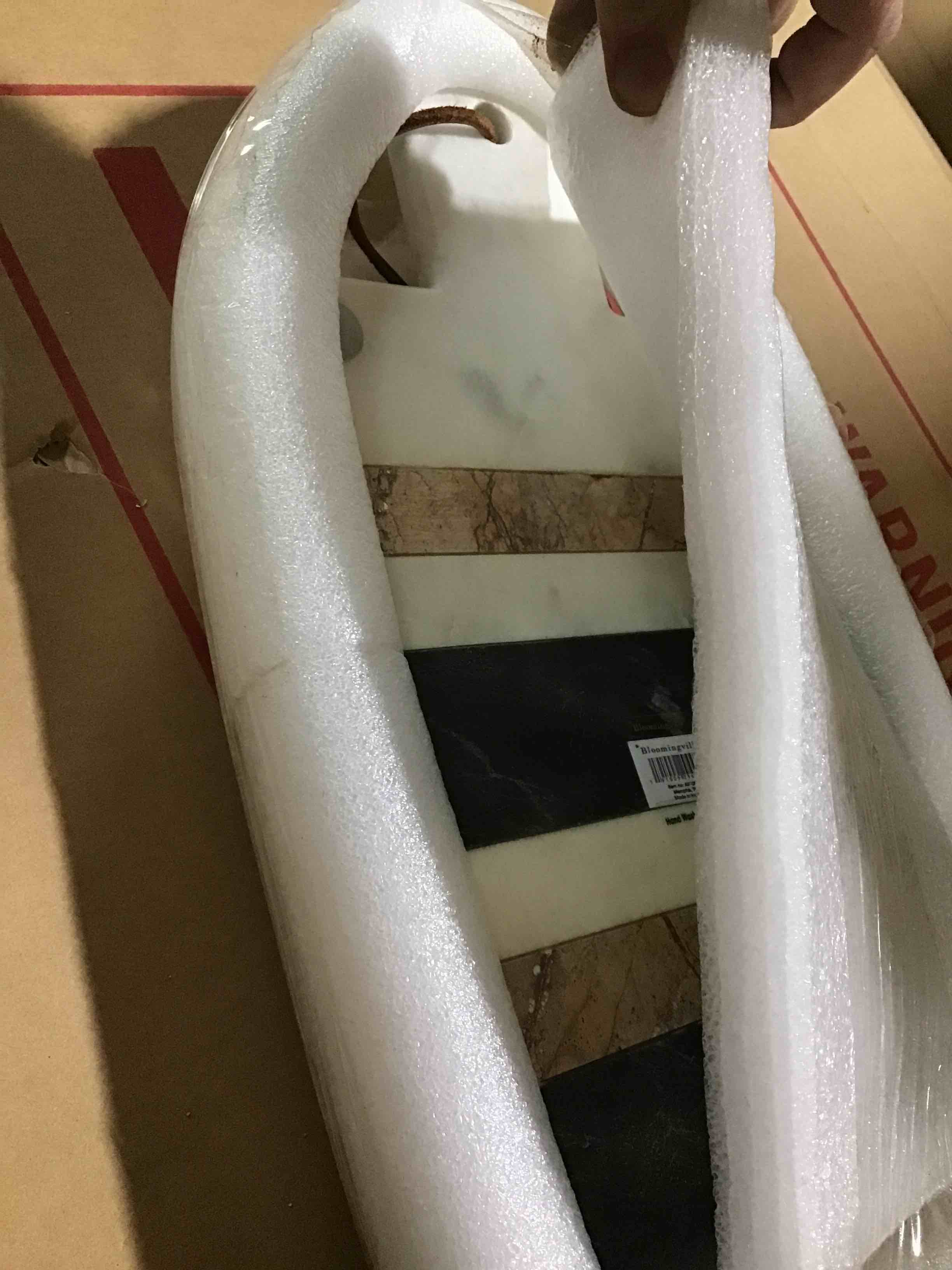 https://s3.amazonaws.com/lotting-images-prod/bidfta/RED6110056_1716318921938.jpeg