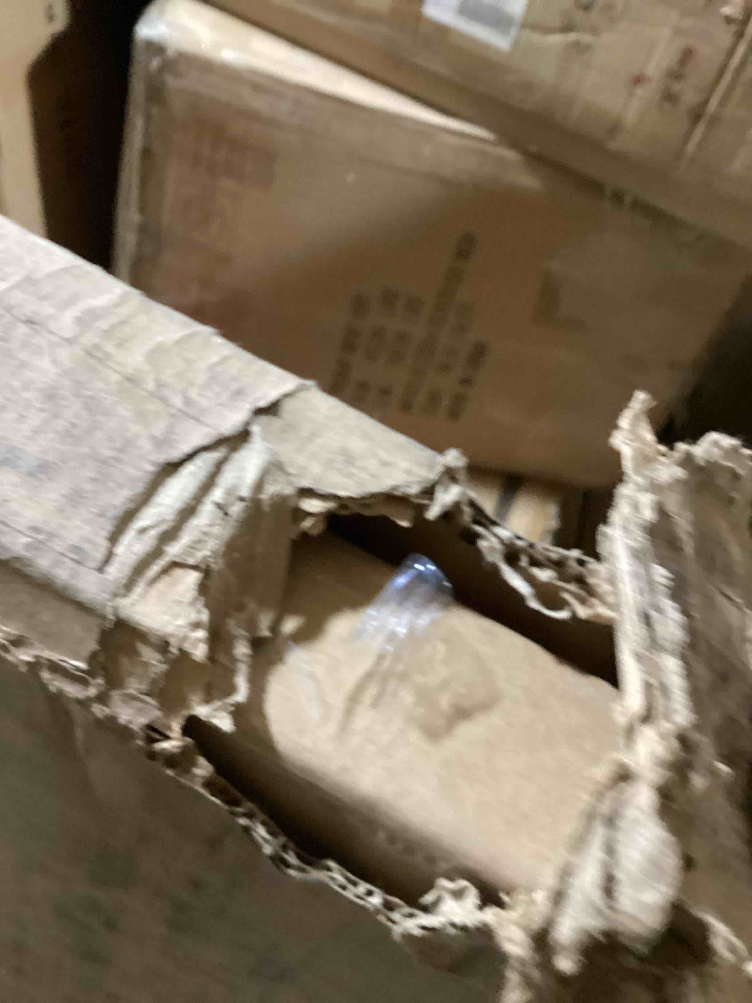 https://s3.amazonaws.com/lotting-images-prod/bidfta/RED6110337_1716901626387.jpeg