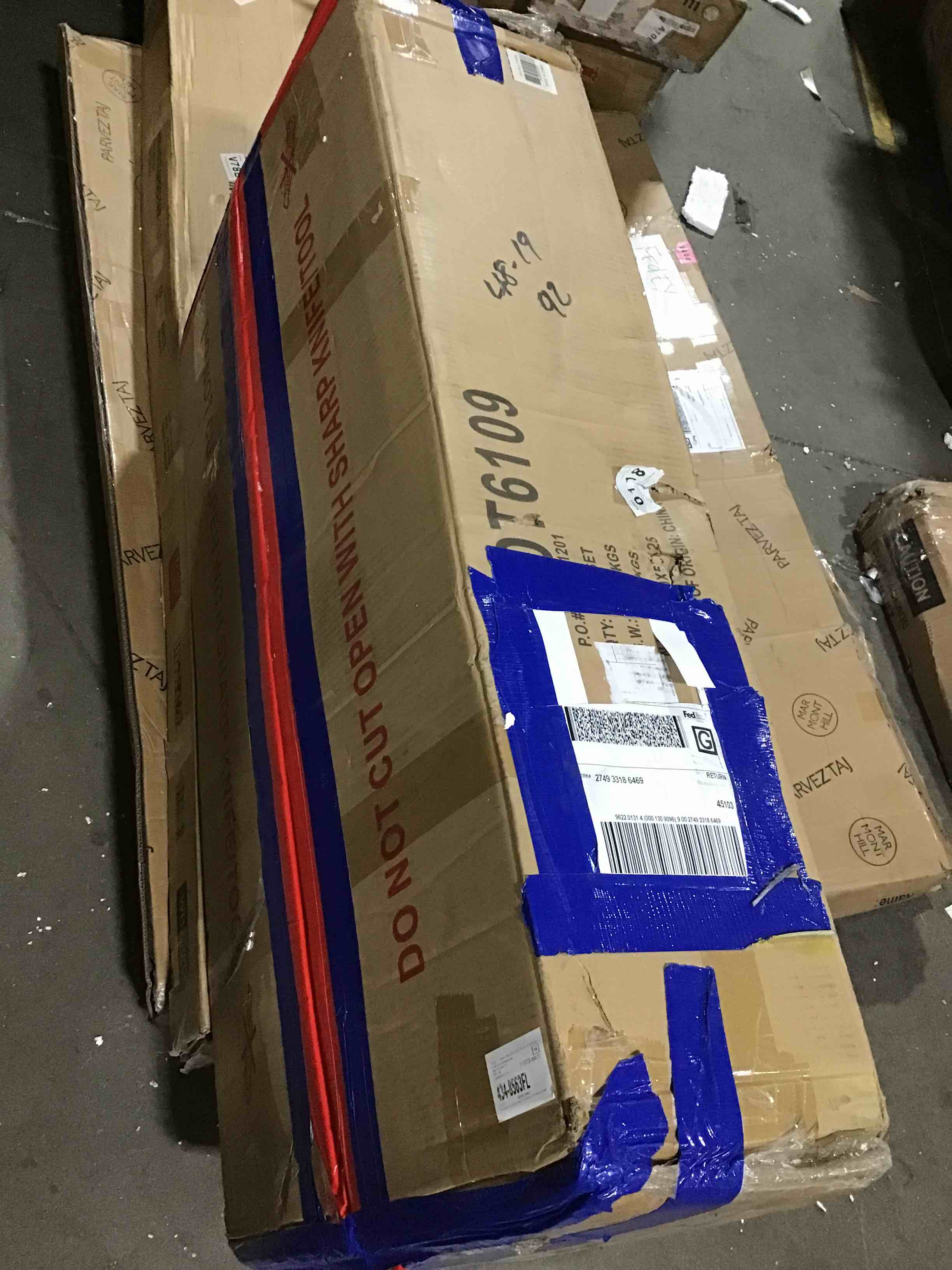 https://s3.amazonaws.com/lotting-images-prod/bidfta/RED6111256_1718372857926.jpeg