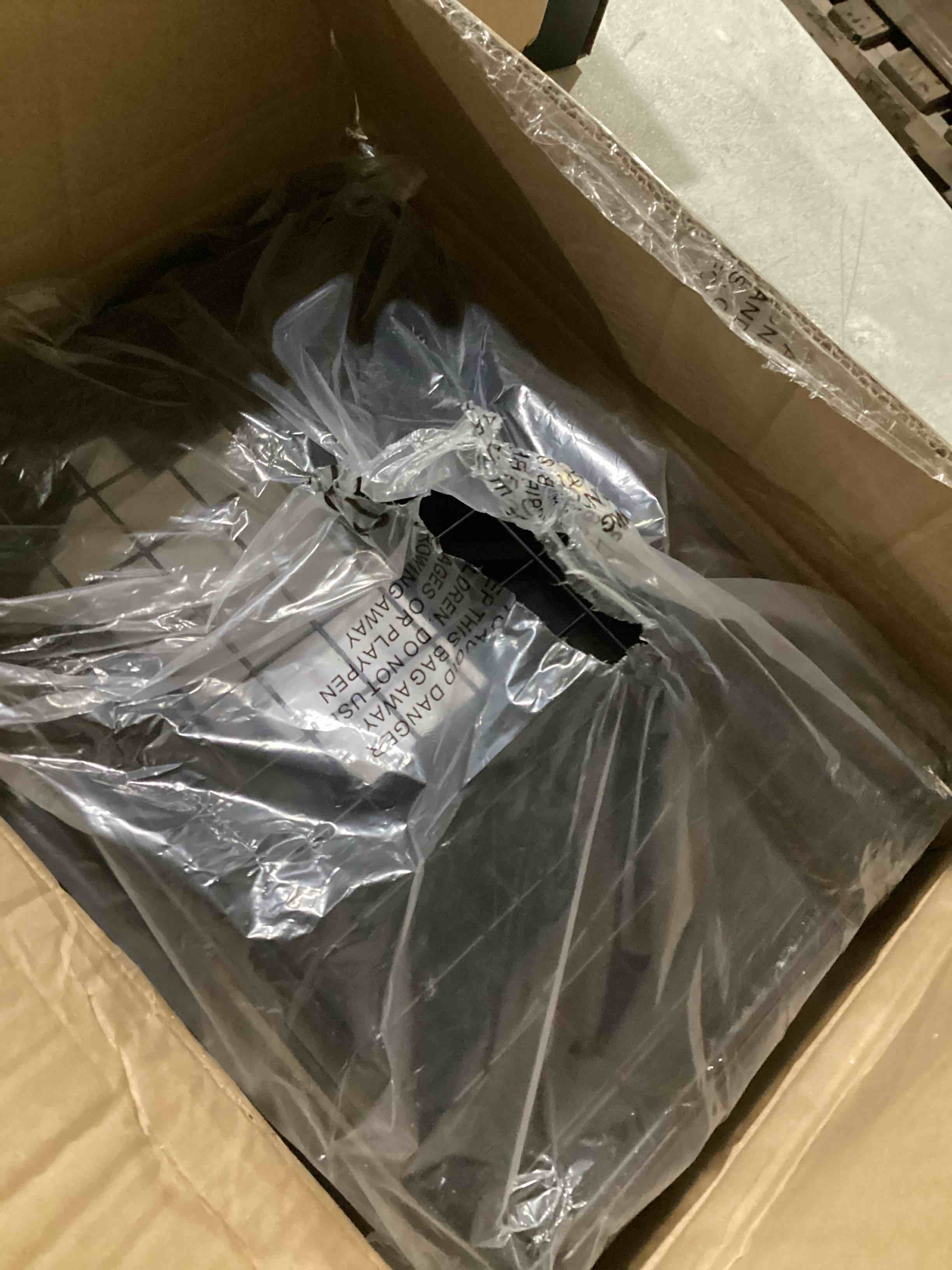 https://s3.amazonaws.com/lotting-images-prod/bidfta/RED6112104_1716478072139.jpeg