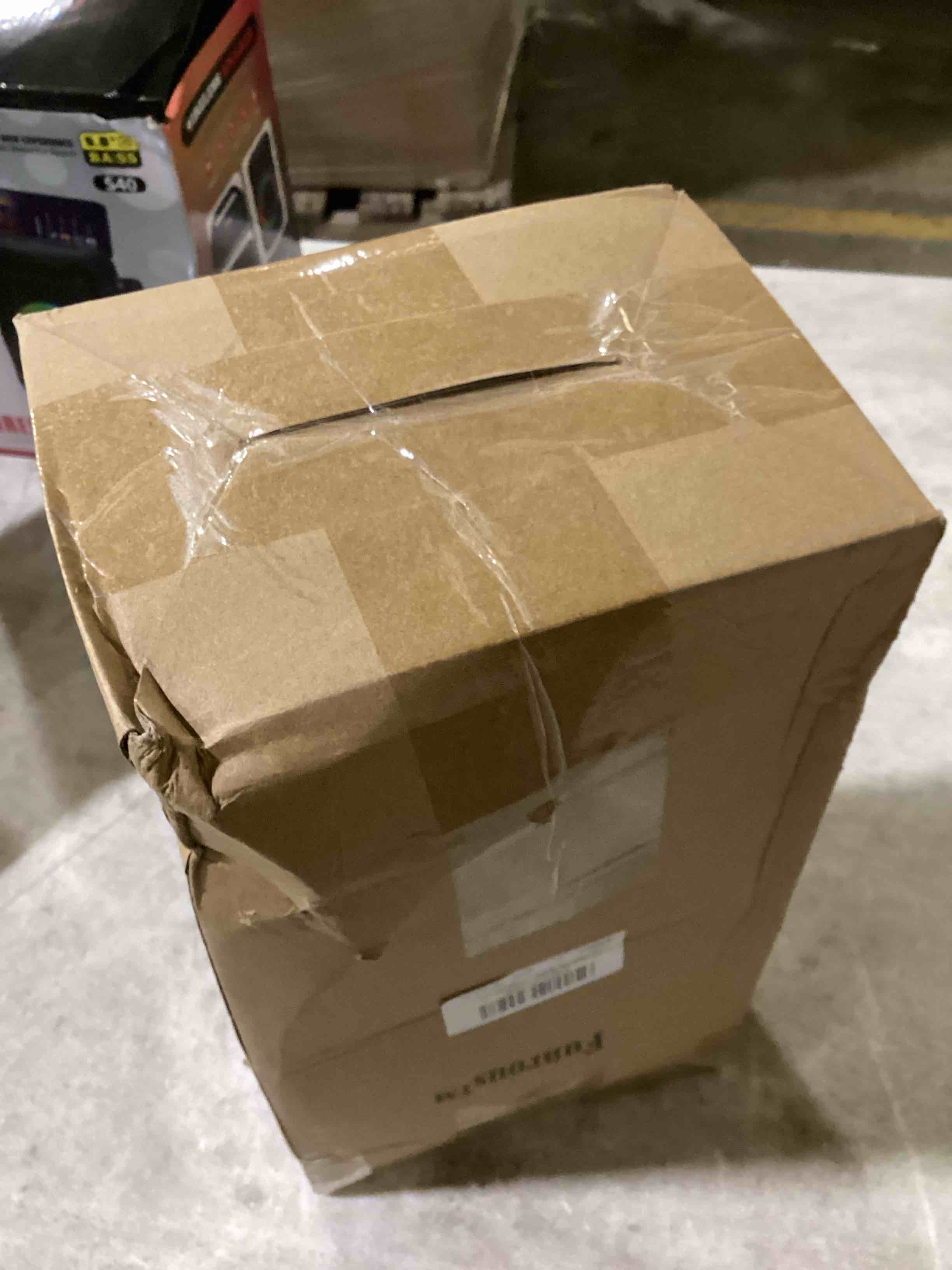 https://s3.amazonaws.com/lotting-images-prod/bidfta/RED6112129_1716483736867.jpeg