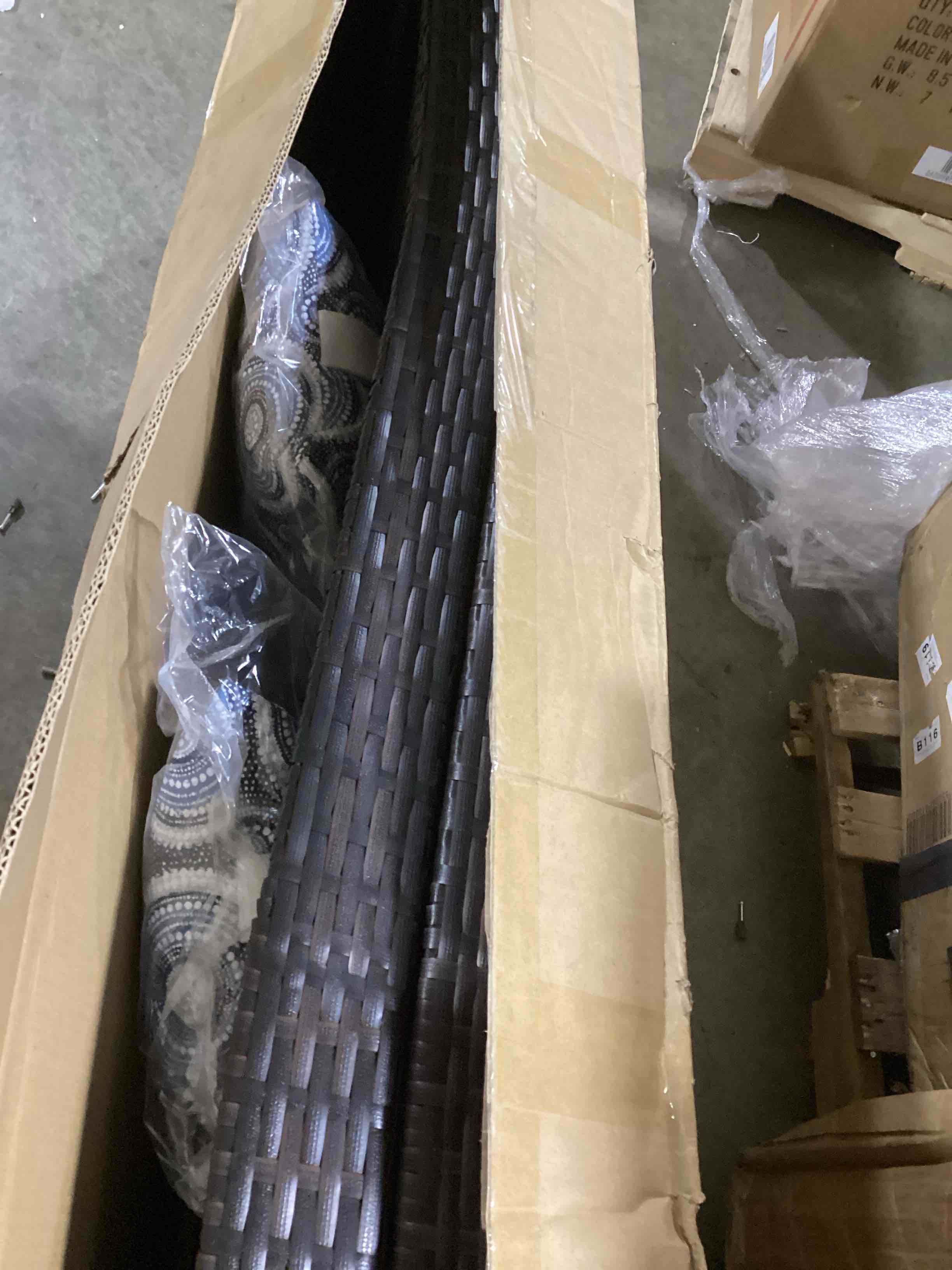 https://s3.amazonaws.com/lotting-images-prod/bidfta/RED6112706_1717244046909.jpeg