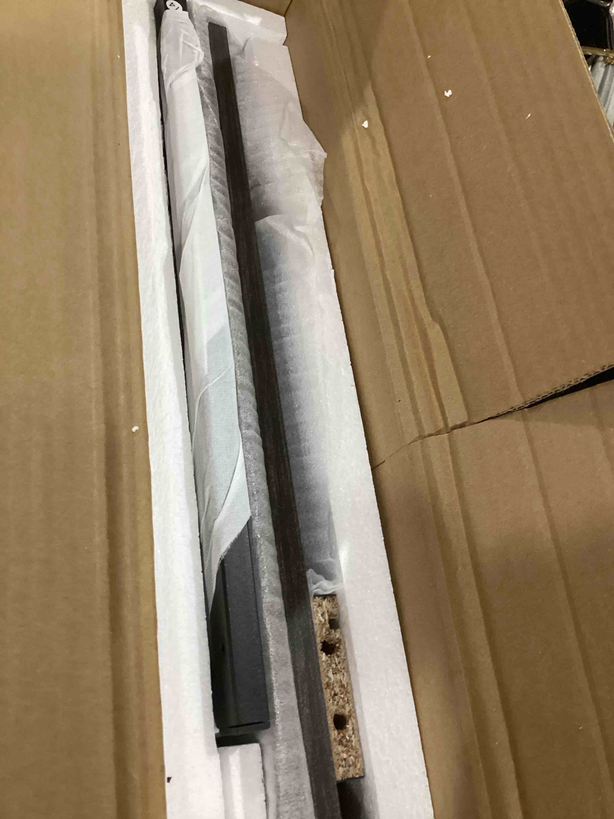 https://s3.amazonaws.com/lotting-images-prod/bidfta/RED6112736_1717418457037.jpeg