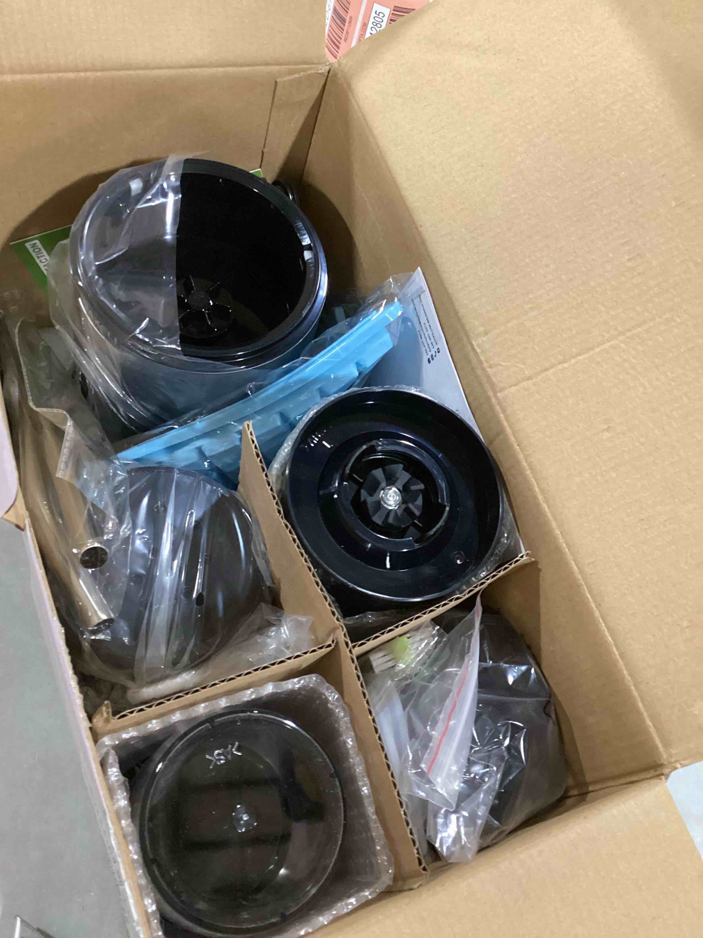 https://s3.amazonaws.com/lotting-images-prod/bidfta/RED6112796_1717435036710.jpeg