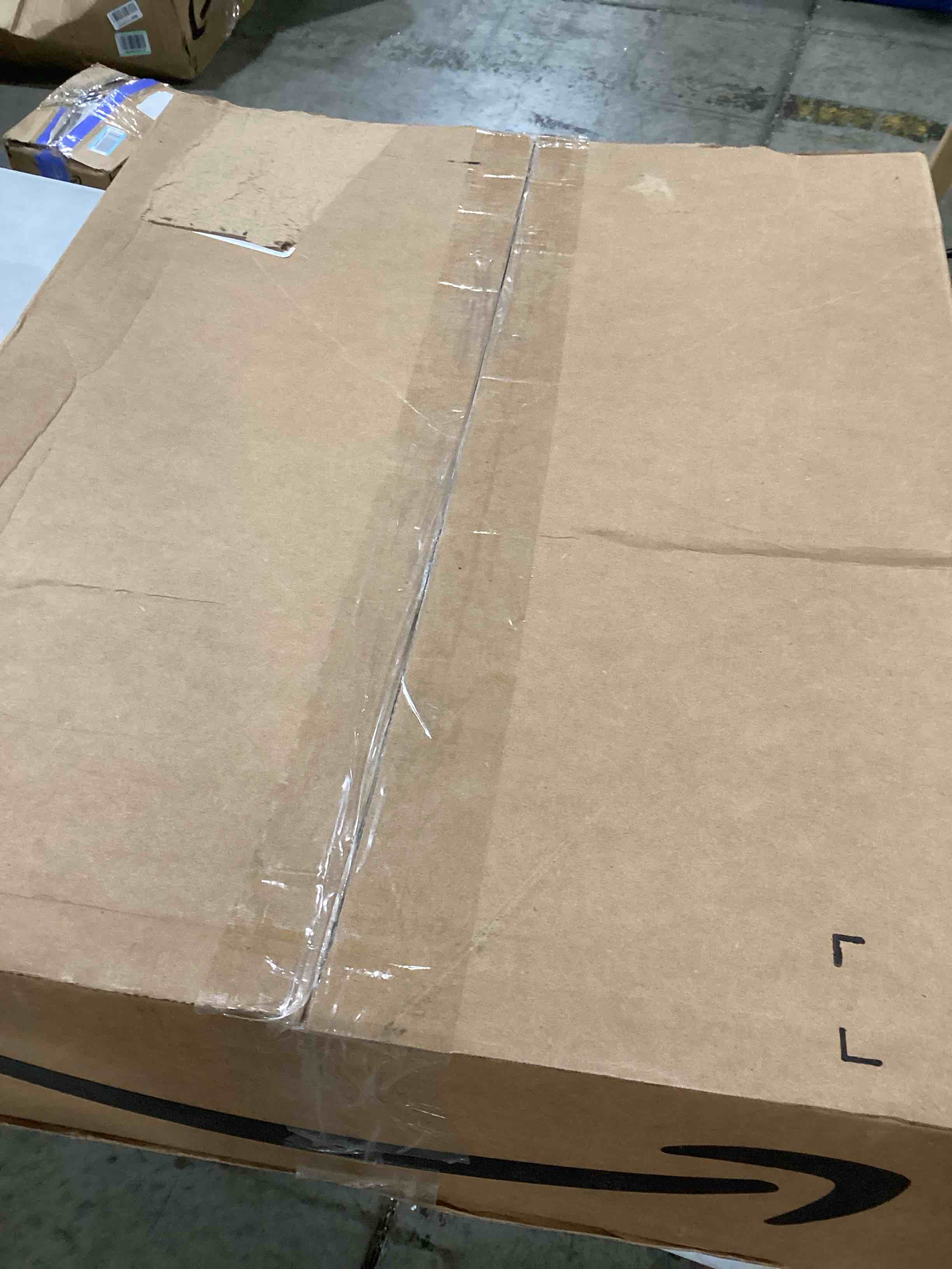 https://s3.amazonaws.com/lotting-images-prod/bidfta/RED6112797_1717435096455.jpeg