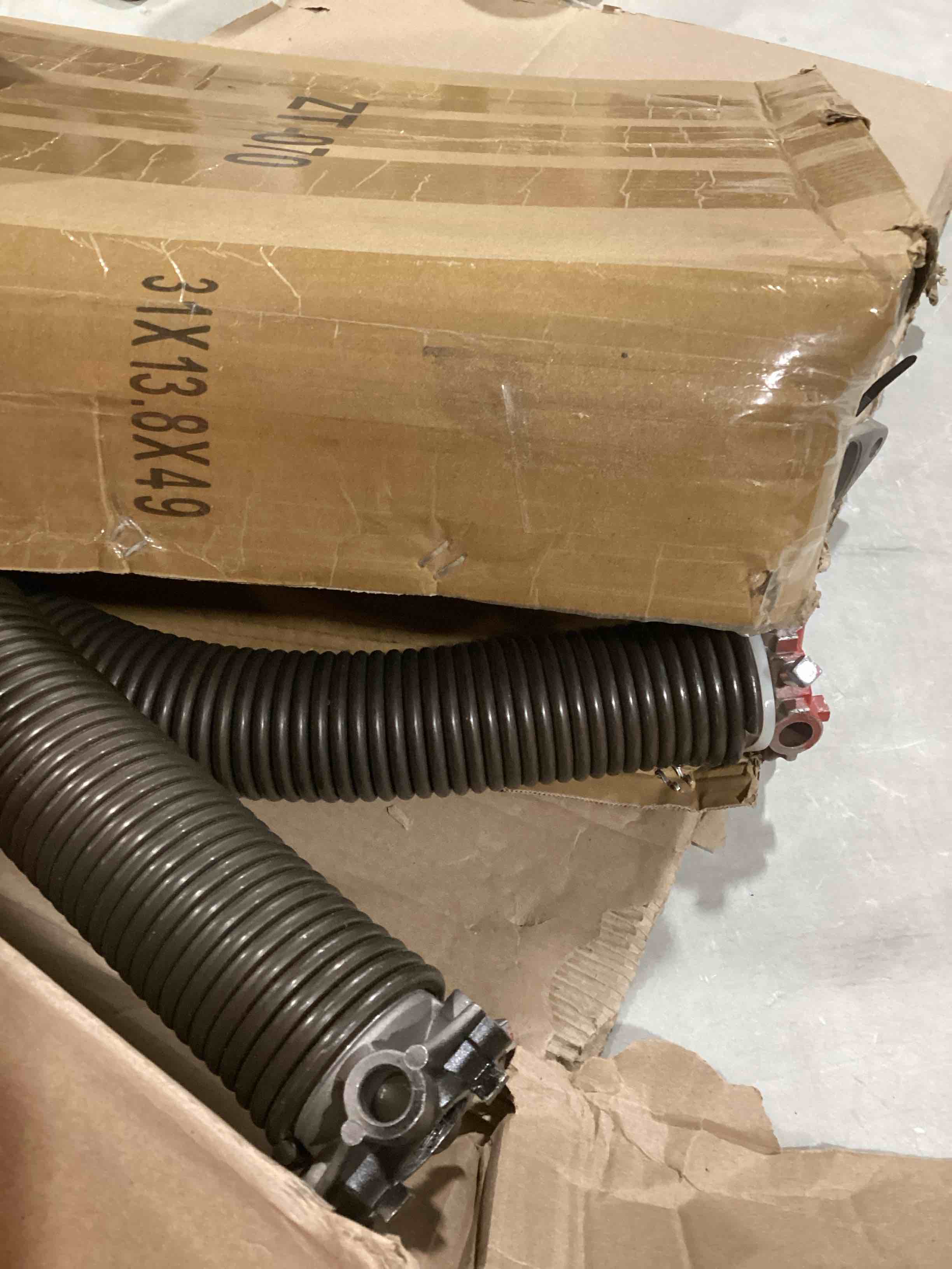 https://s3.amazonaws.com/lotting-images-prod/bidfta/RED6112806_1717436582333.jpeg