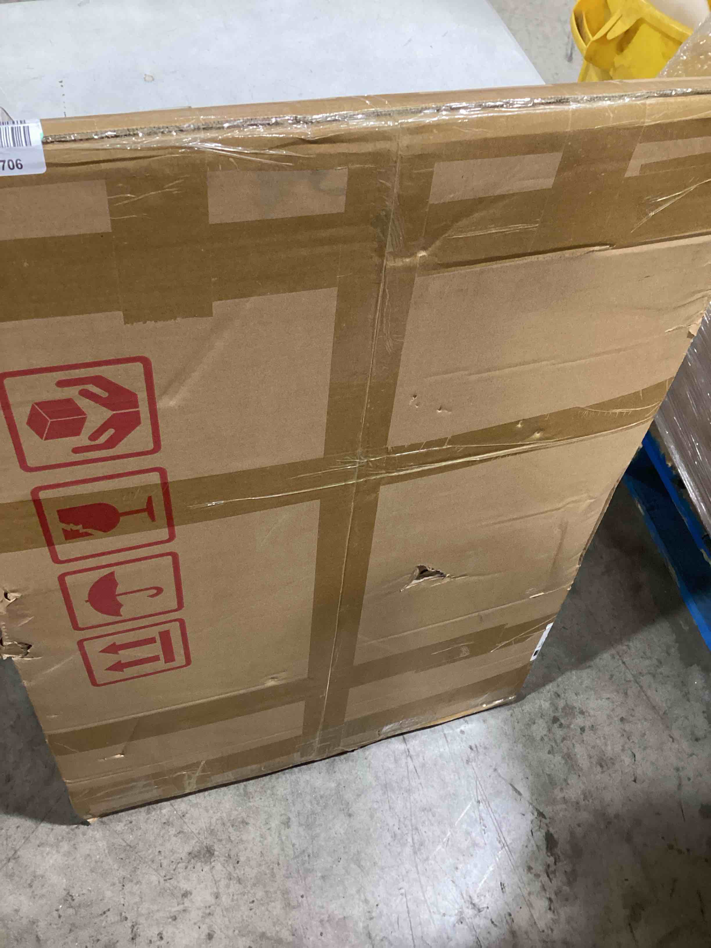 https://s3.amazonaws.com/lotting-images-prod/bidfta/RED6112843_1717504485220.jpeg