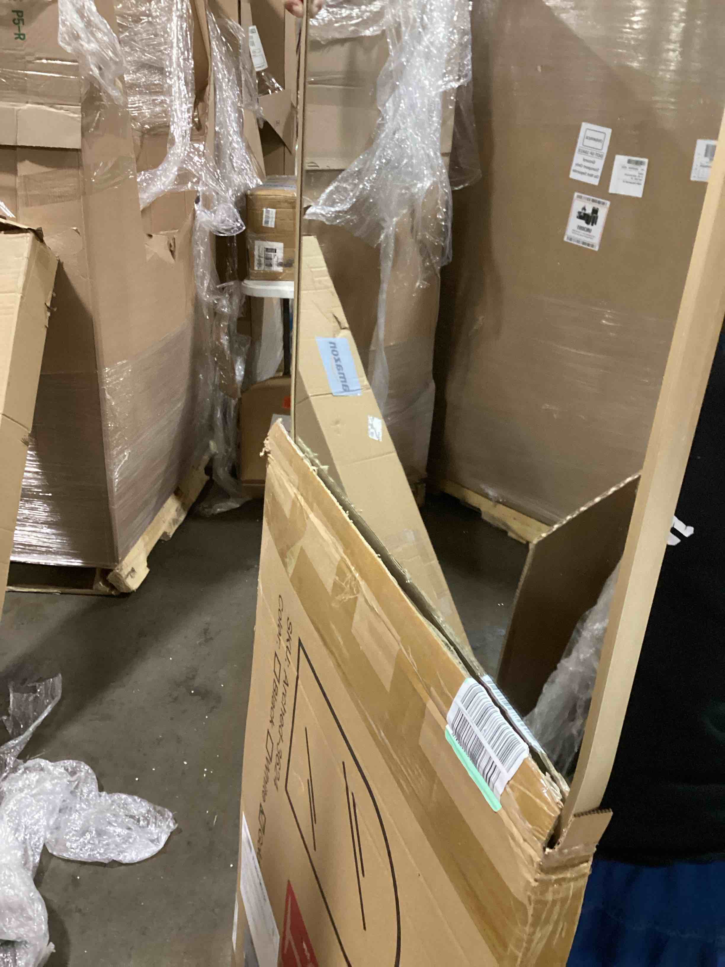 https://s3.amazonaws.com/lotting-images-prod/bidfta/RED6112843_1717504523960.jpeg