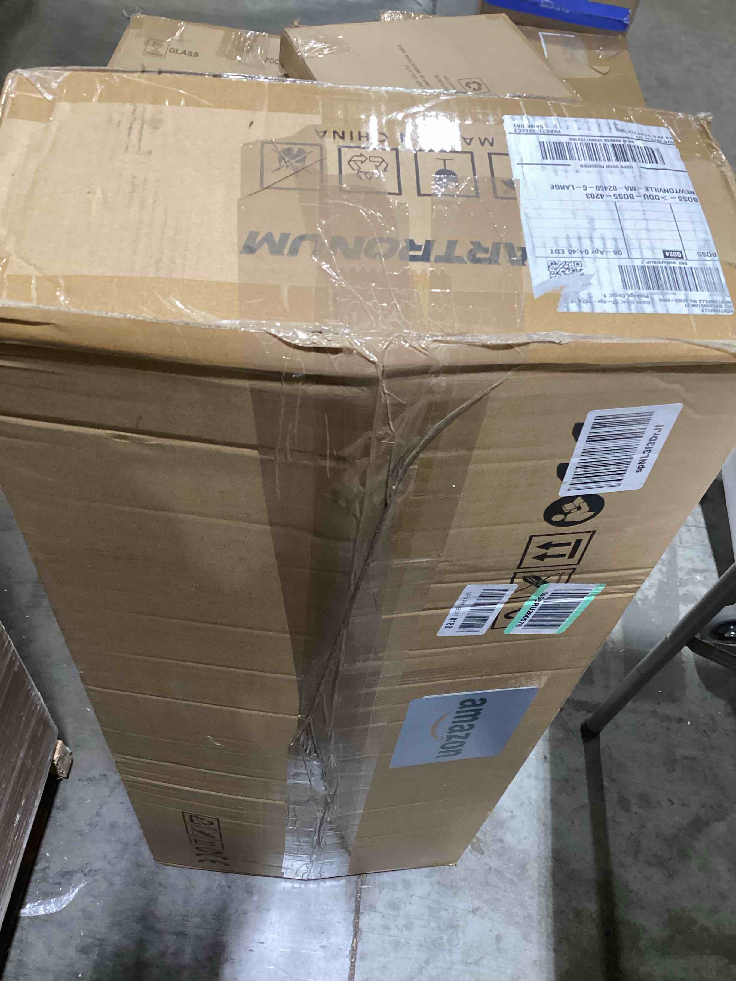 https://s3.amazonaws.com/lotting-images-prod/bidfta/RED6112897_1717514257576.jpeg