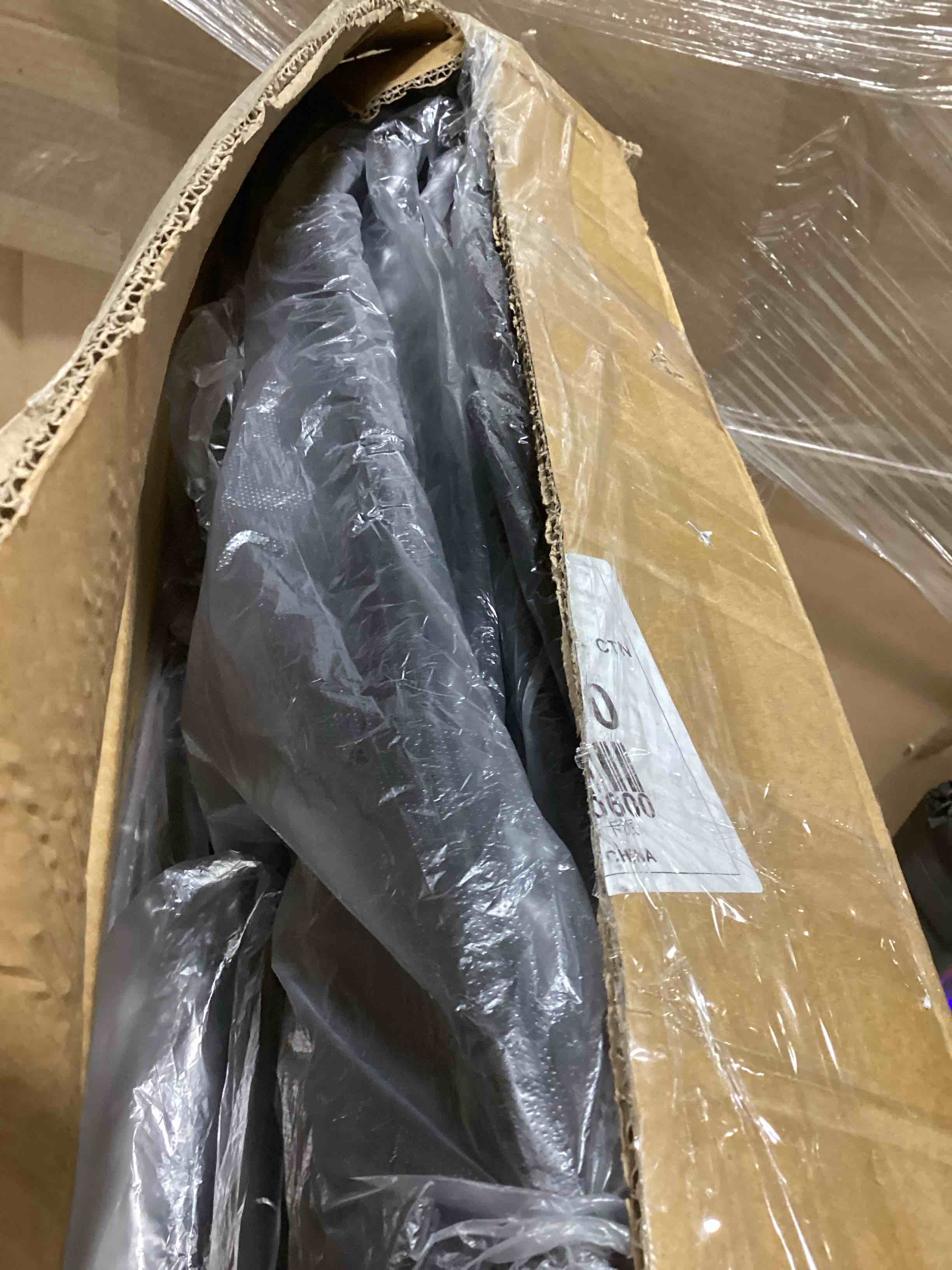 https://s3.amazonaws.com/lotting-images-prod/bidfta/RED6112898_1717514379855.jpeg