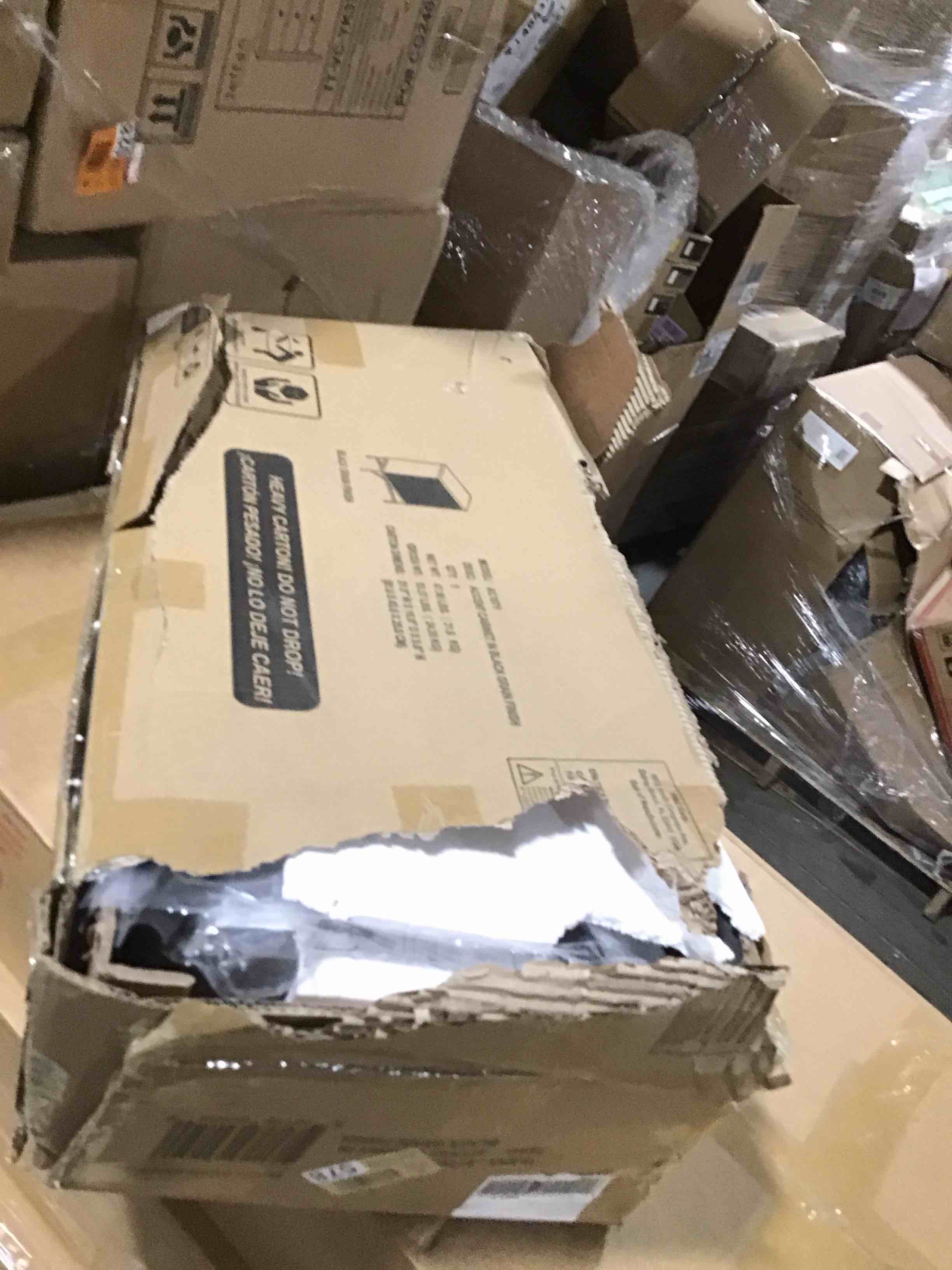 https://s3.amazonaws.com/lotting-images-prod/bidfta/RED6113972_1716492741769.jpeg