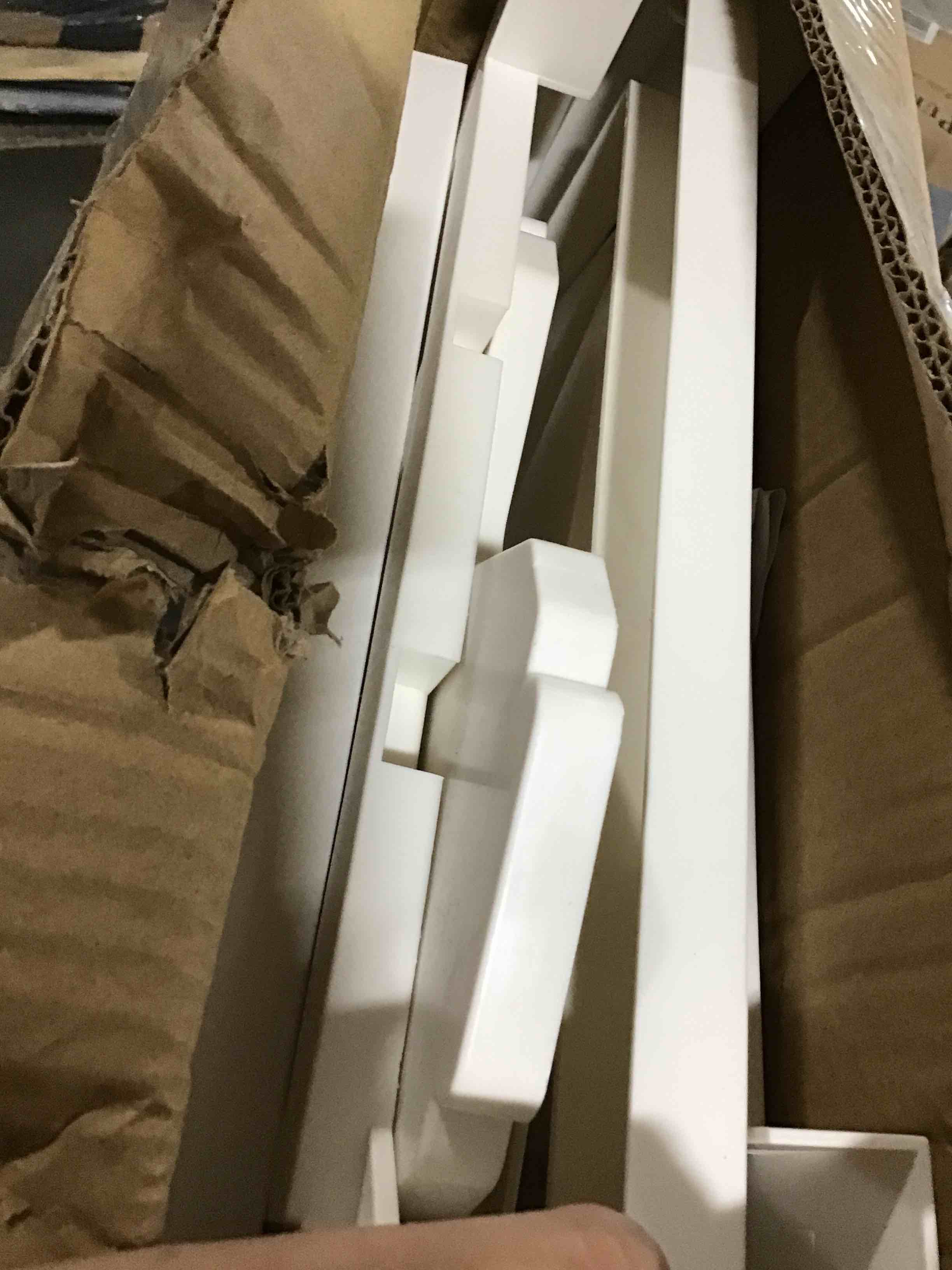 https://s3.amazonaws.com/lotting-images-prod/bidfta/RED6114006_1716493805026.jpeg