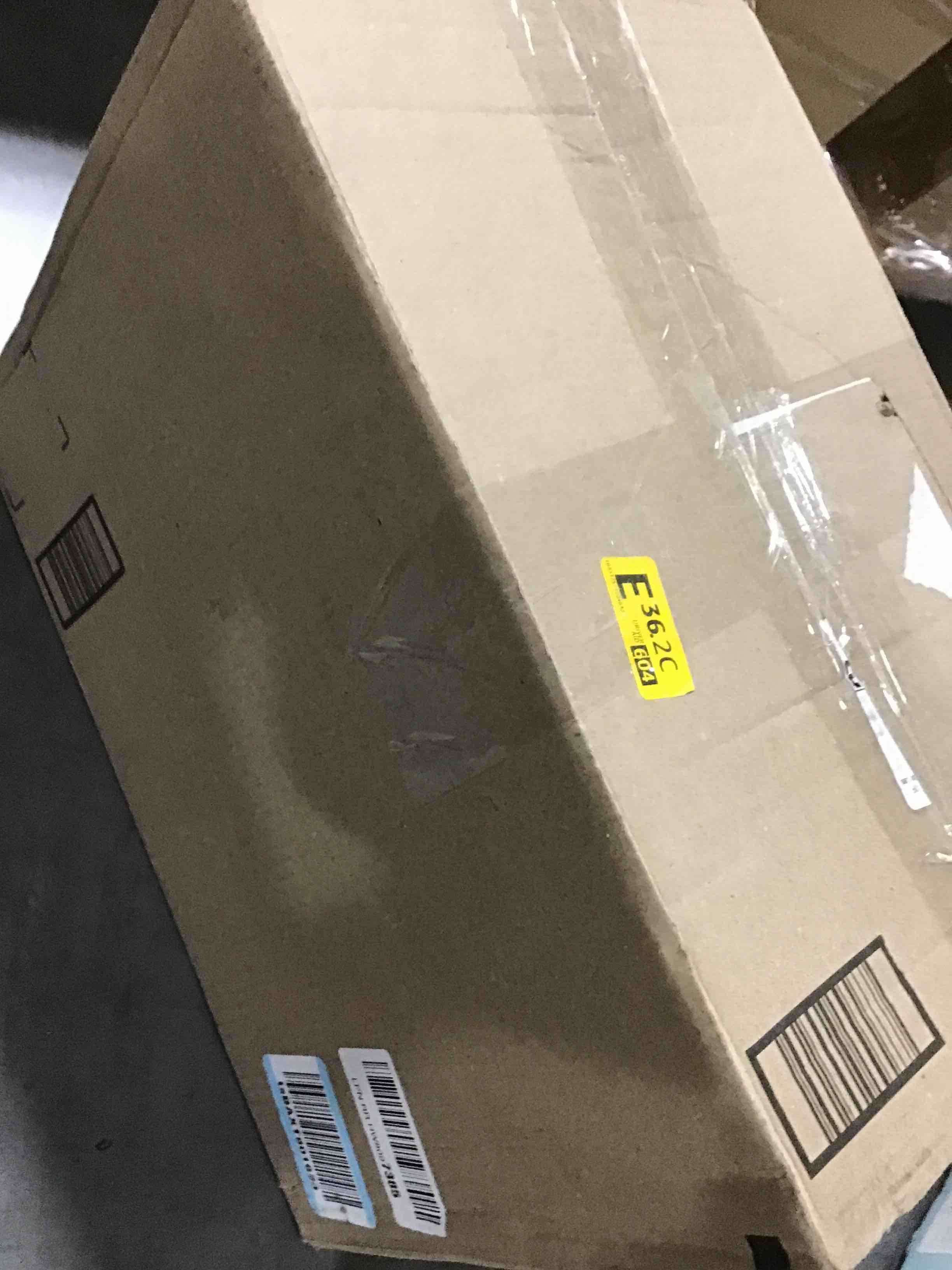 https://s3.amazonaws.com/lotting-images-prod/bidfta/RED6114230_1716579674411.jpeg