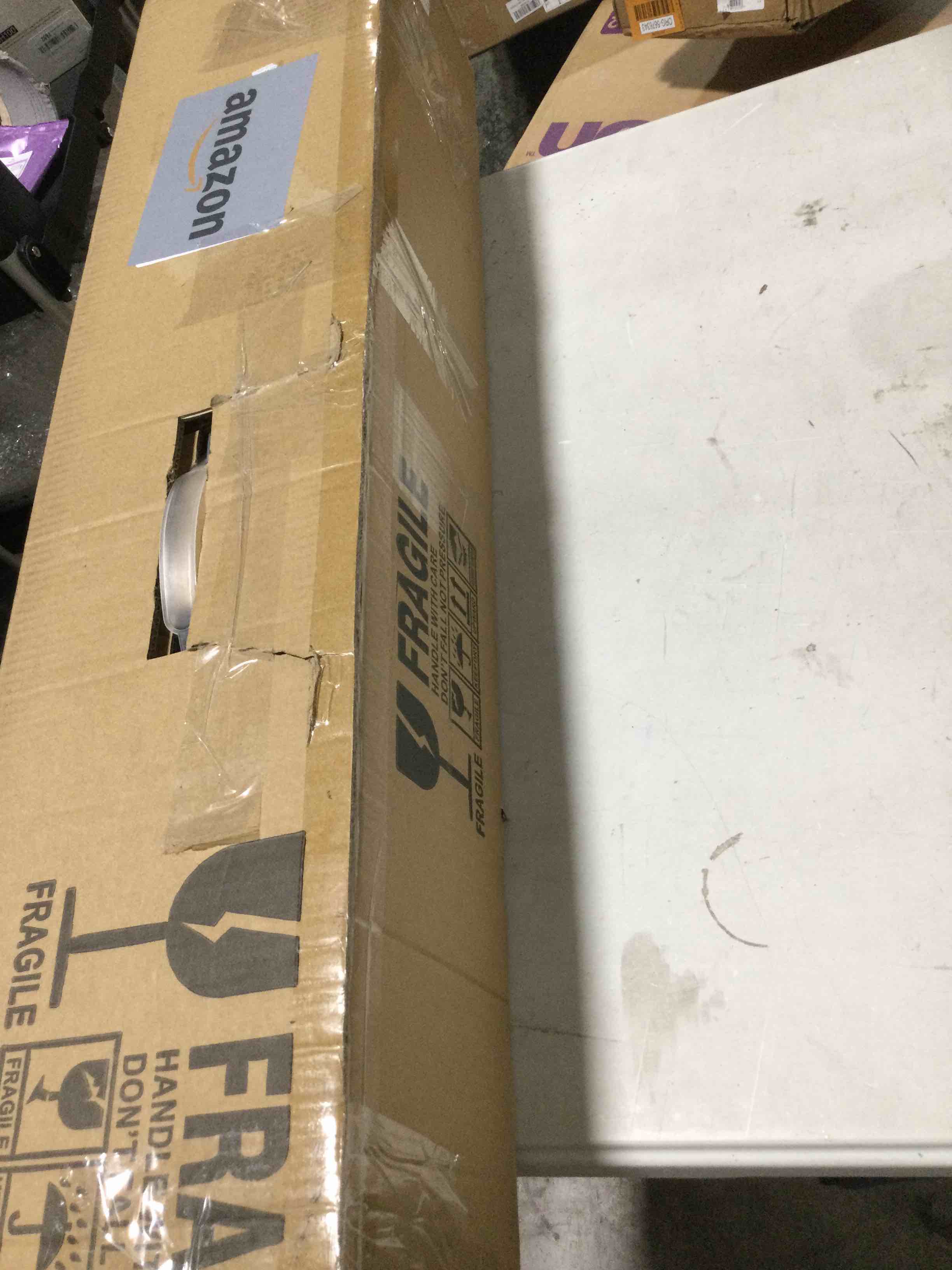 https://s3.amazonaws.com/lotting-images-prod/bidfta/RED6114400_1716895952147.jpeg