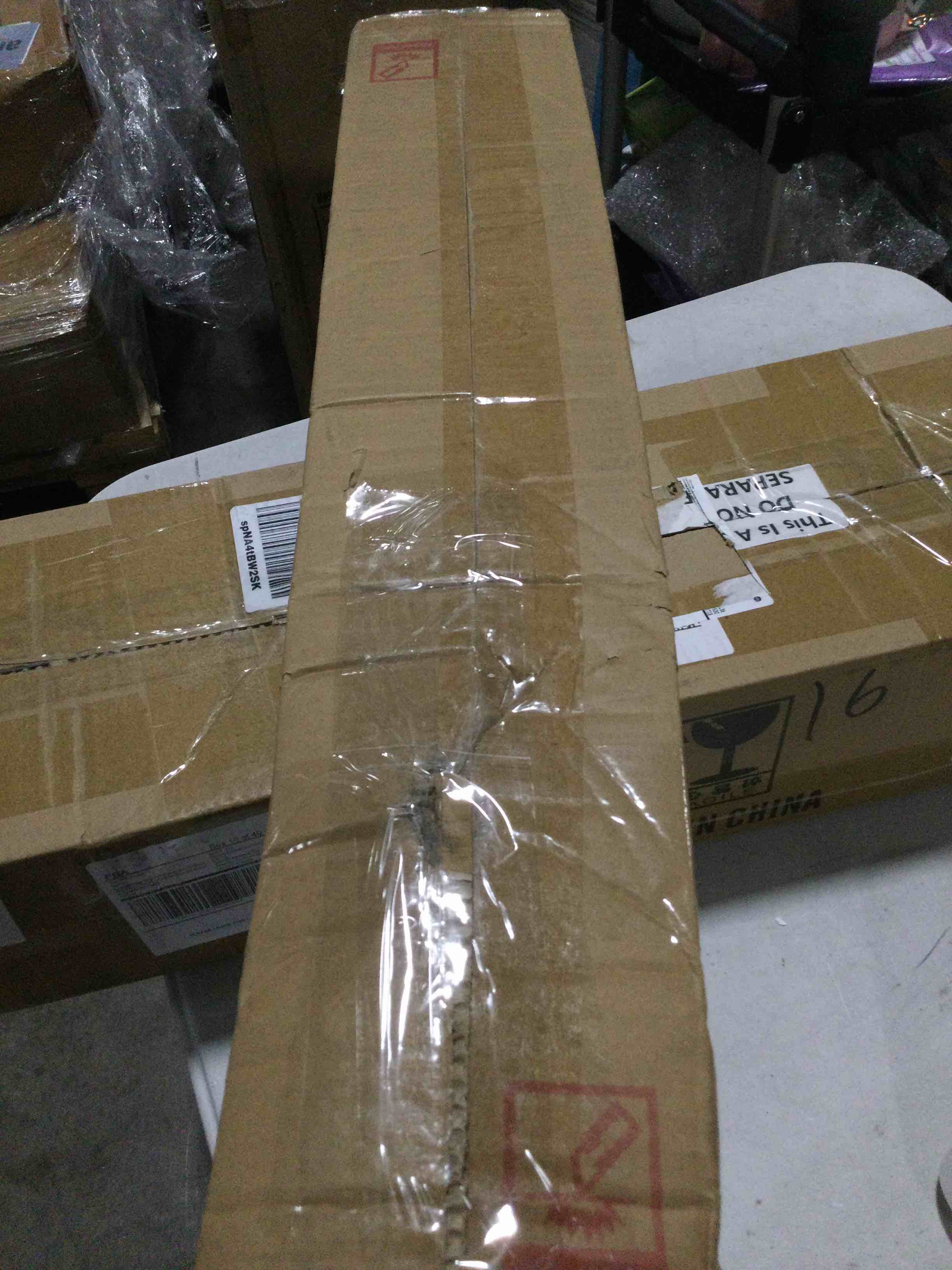 https://s3.amazonaws.com/lotting-images-prod/bidfta/RED6114407_1716896615695.jpeg