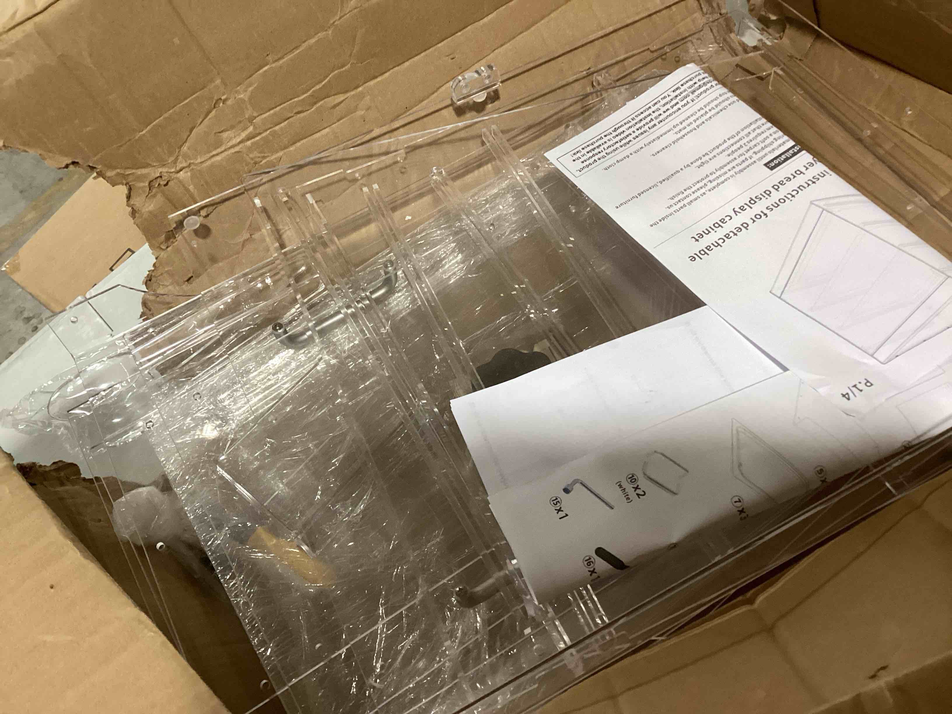 https://s3.amazonaws.com/lotting-images-prod/bidfta/RED6114584_1715802702820.jpeg