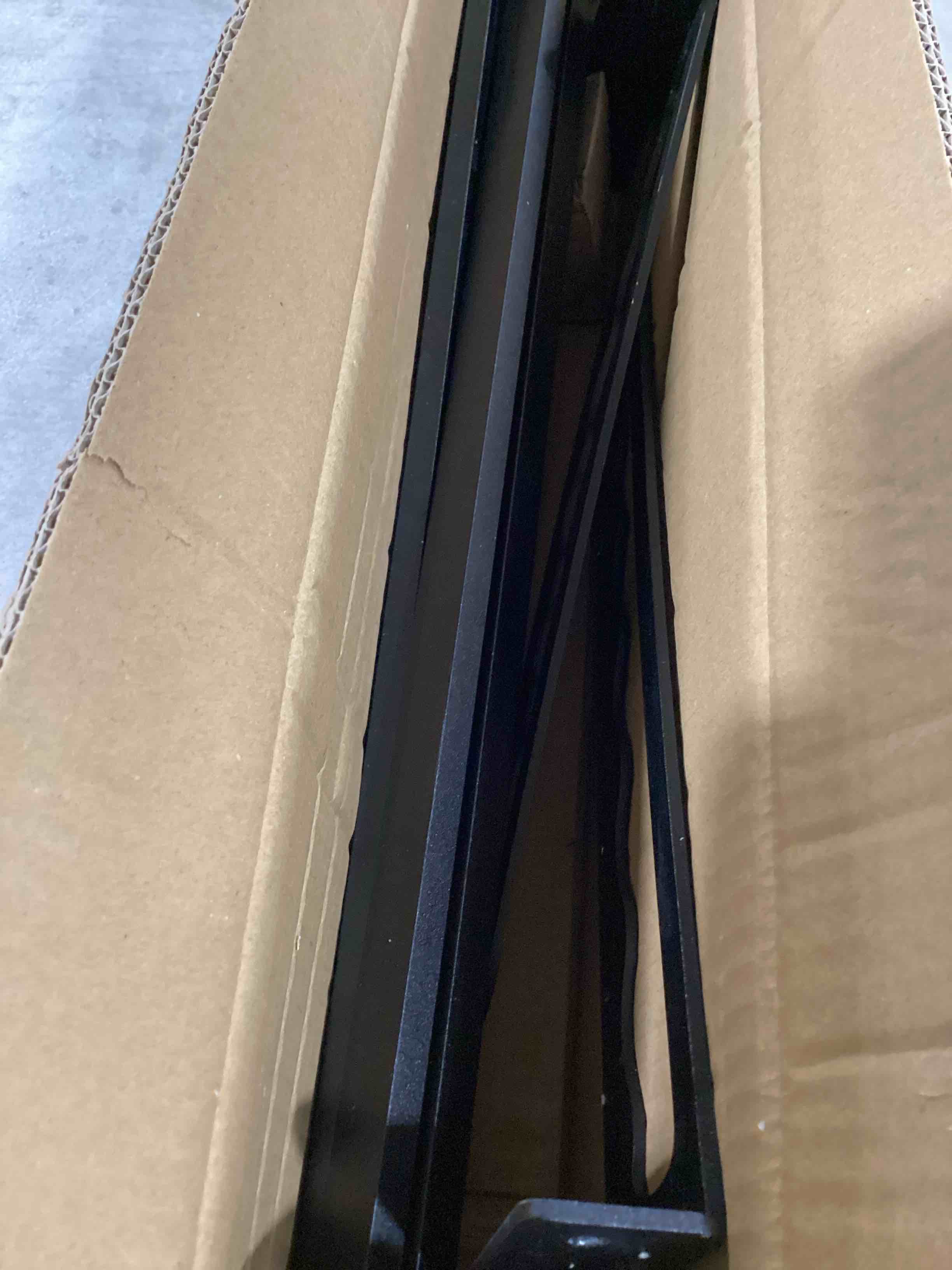 https://s3.amazonaws.com/lotting-images-prod/bidfta/RED6114810_1715966257100.jpeg