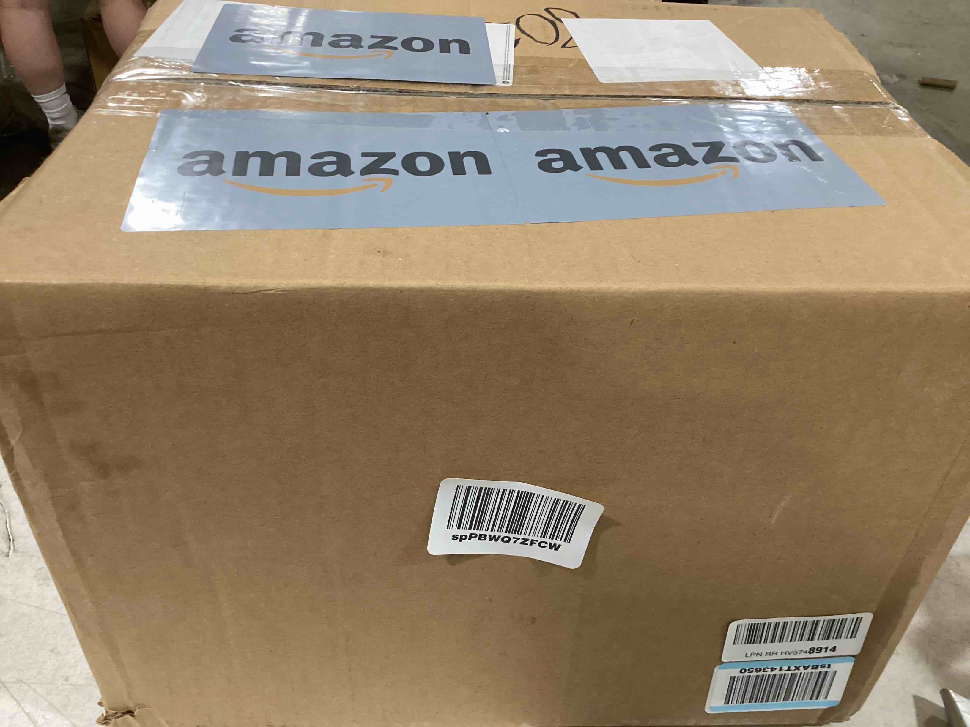 https://s3.amazonaws.com/lotting-images-prod/bidfta/RED6114821_1715967501126.jpeg