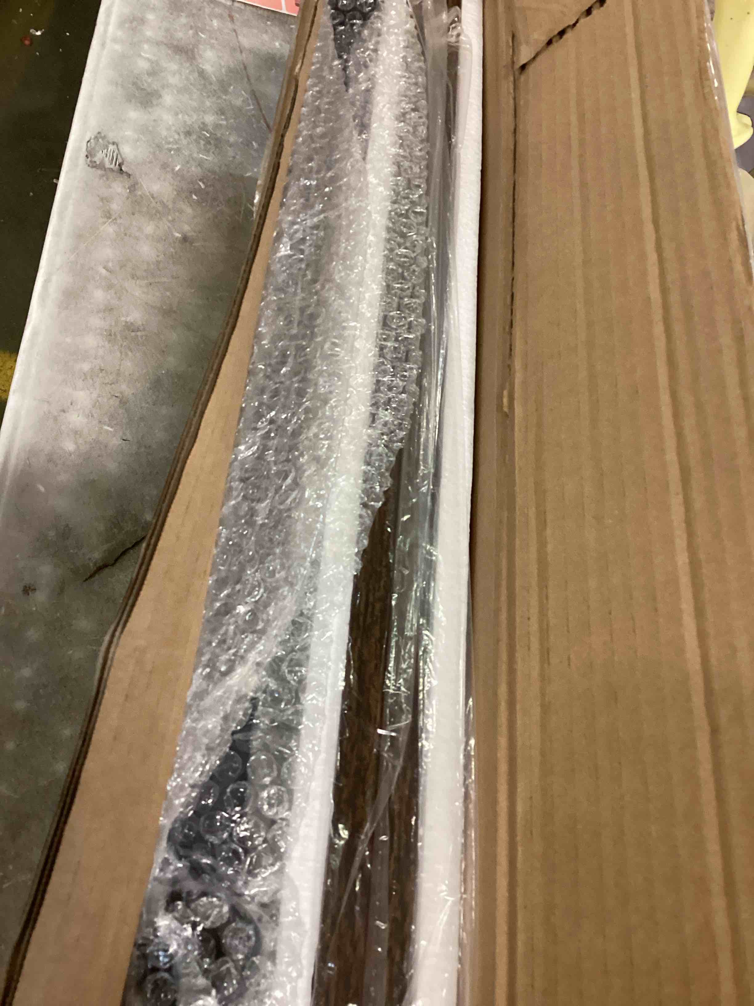 https://s3.amazonaws.com/lotting-images-prod/bidfta/RED6117444_1709909723201.jpeg
