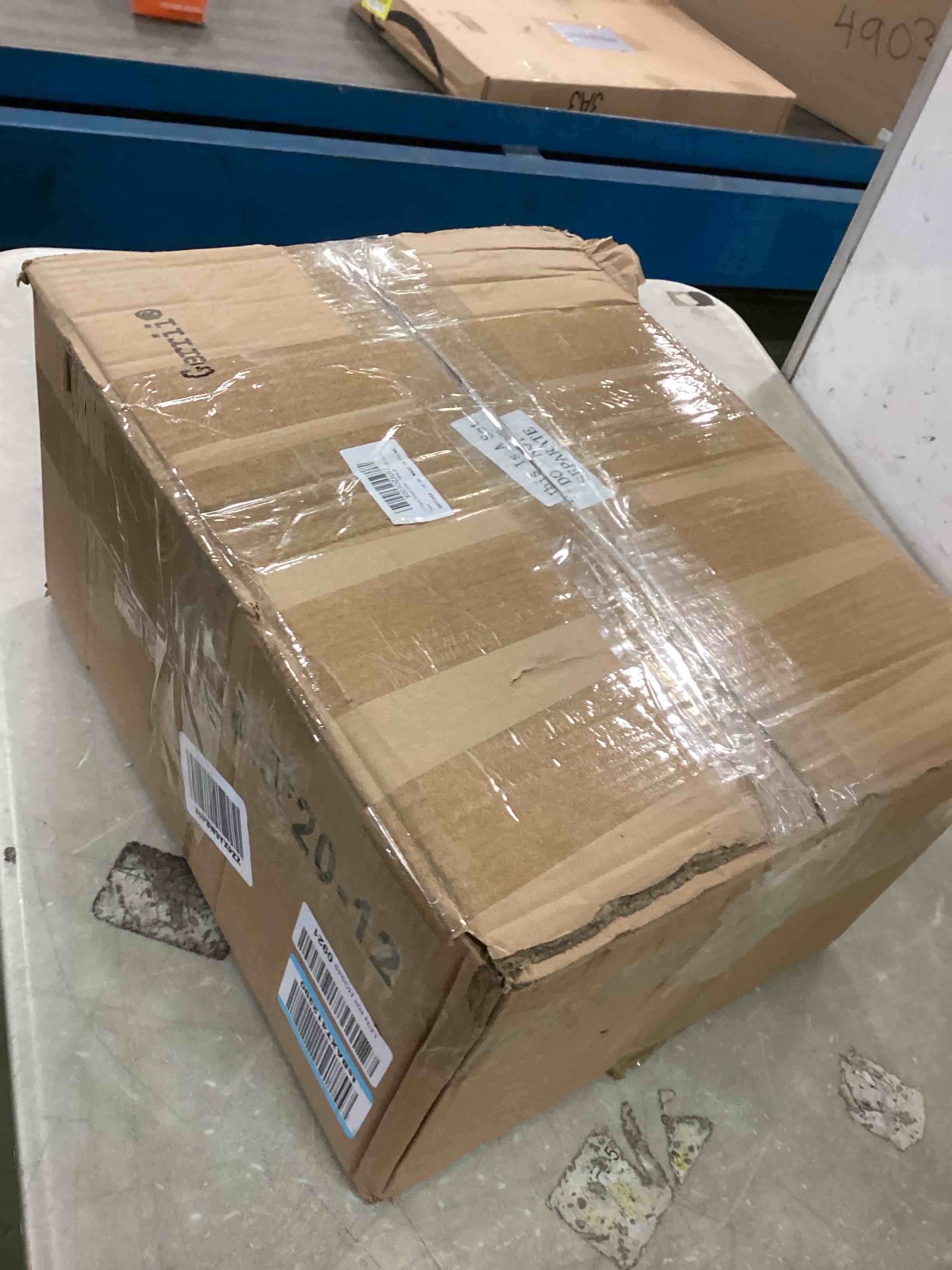https://s3.amazonaws.com/lotting-images-prod/bidfta/RED6117578_1710157110437.jpeg