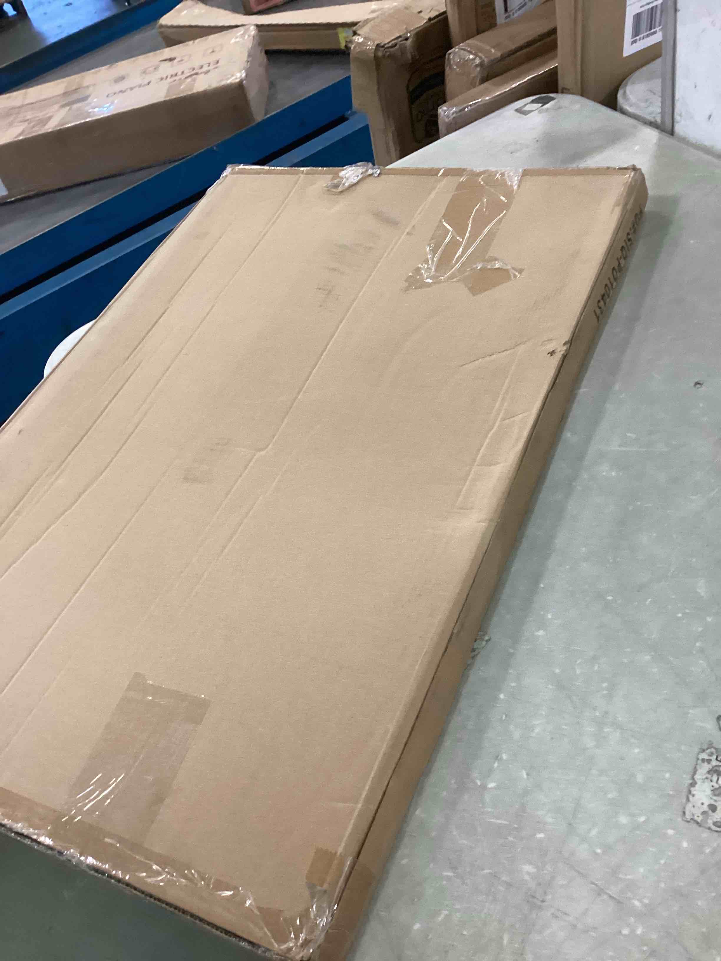 https://s3.amazonaws.com/lotting-images-prod/bidfta/RED6117778_1710182658006.jpeg