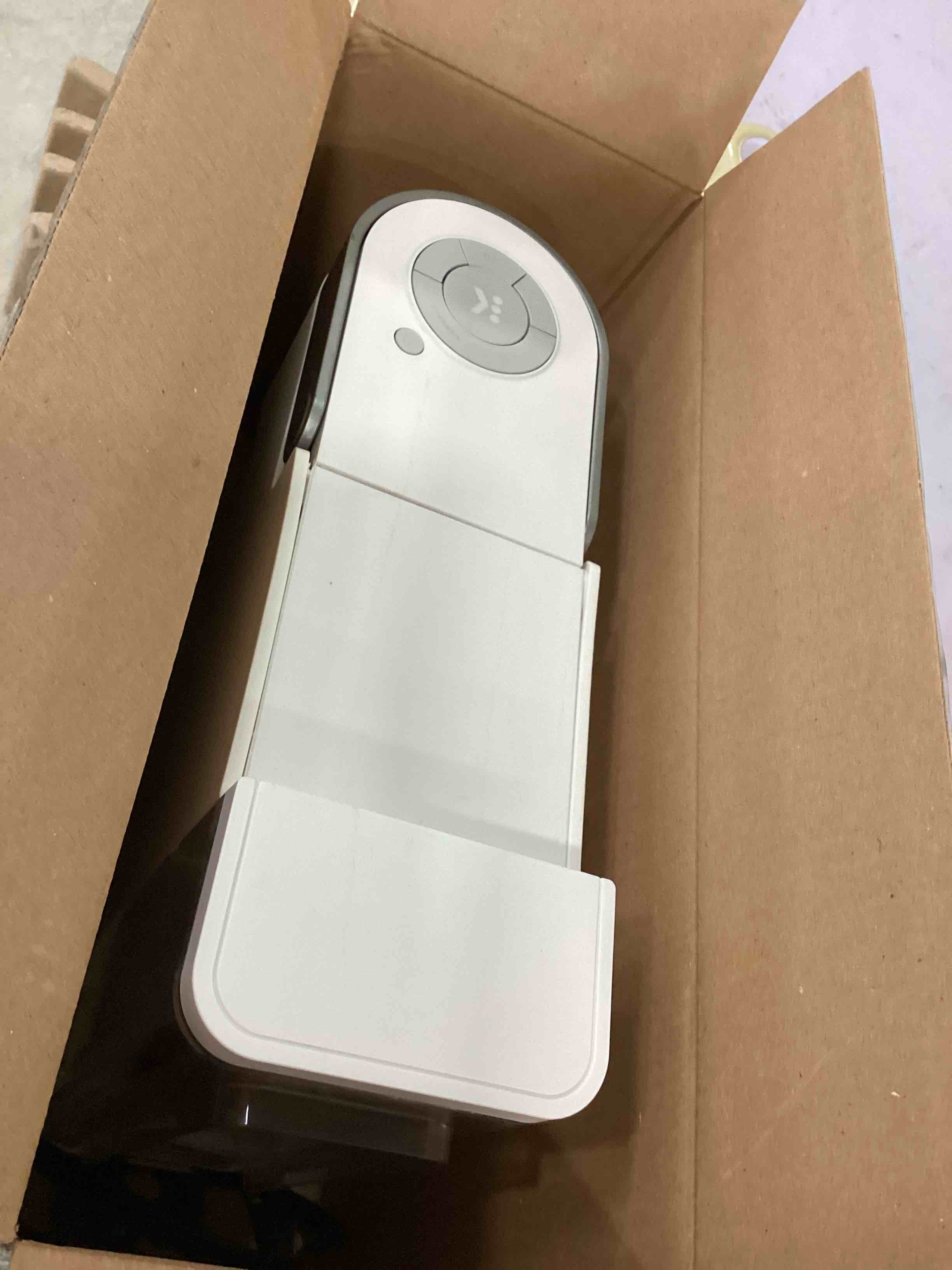 https://s3.amazonaws.com/lotting-images-prod/bidfta/RED6117883_1710250203934.jpeg