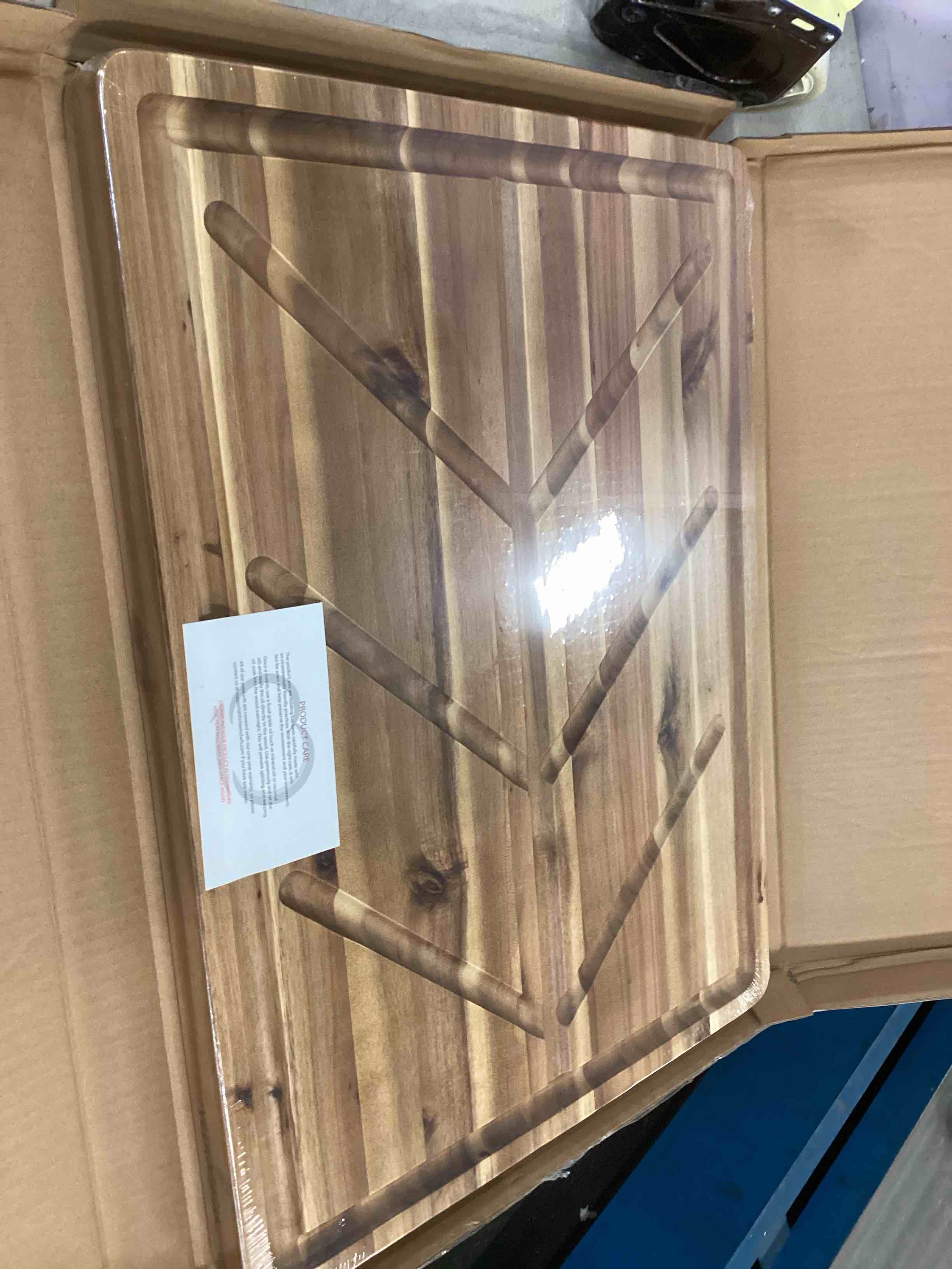 https://s3.amazonaws.com/lotting-images-prod/bidfta/RED6118037_1710273835299.jpeg