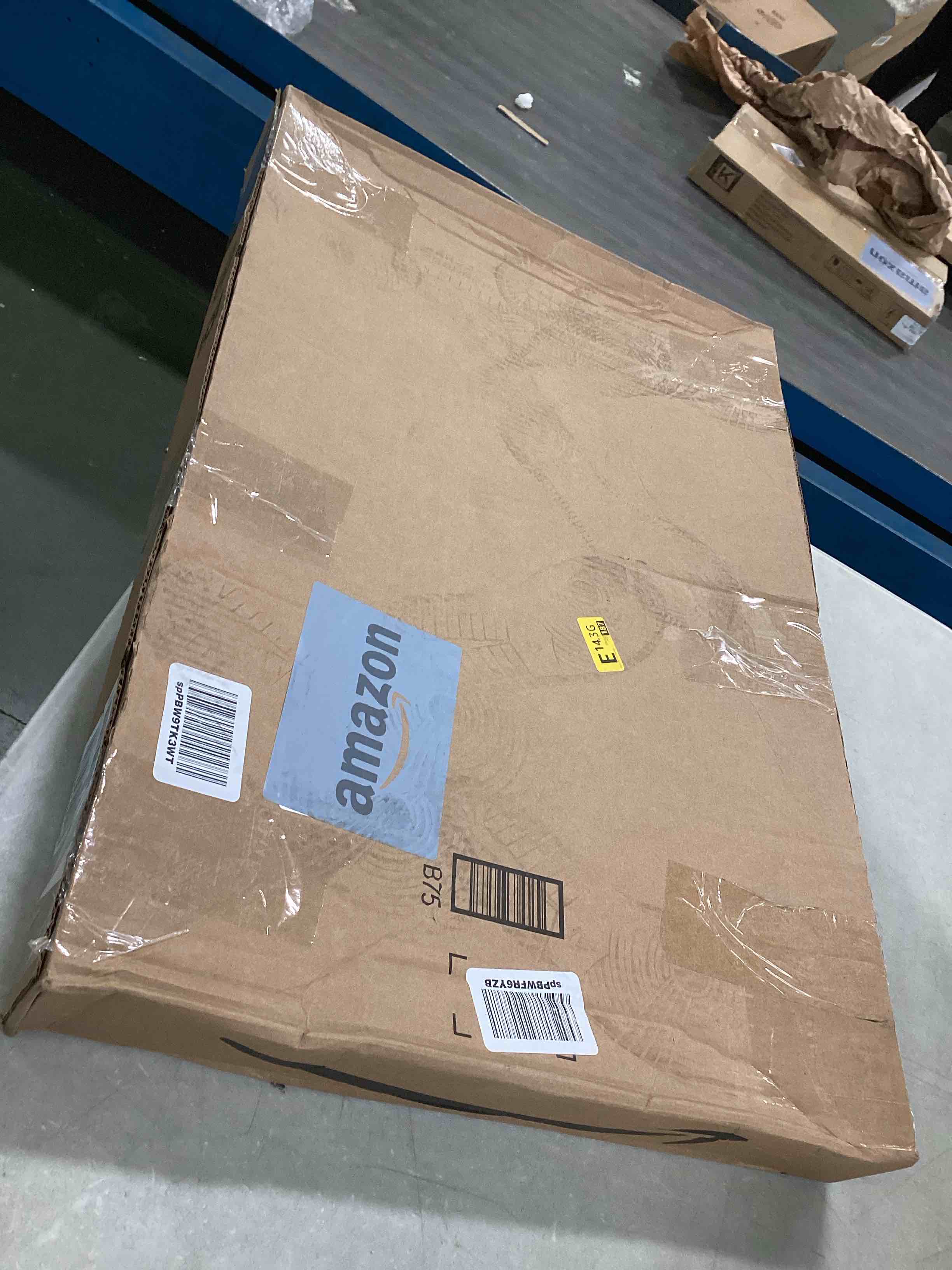 https://s3.amazonaws.com/lotting-images-prod/bidfta/RED6118091_1710333134028.jpeg