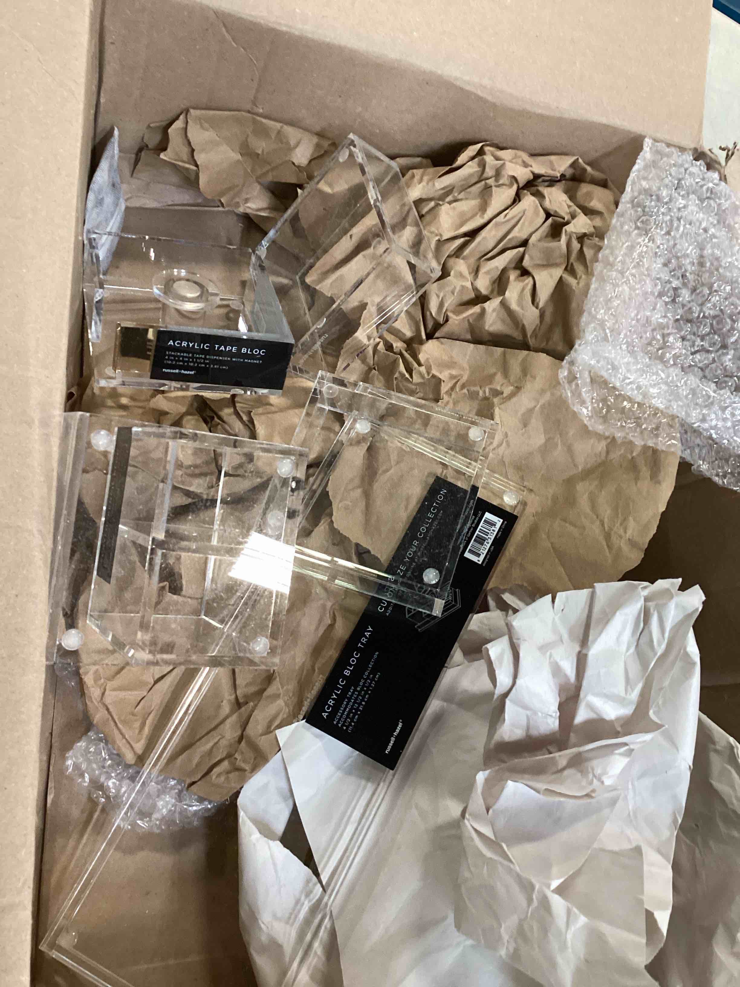 https://s3.amazonaws.com/lotting-images-prod/bidfta/RED6118230_1710354981567.jpeg
