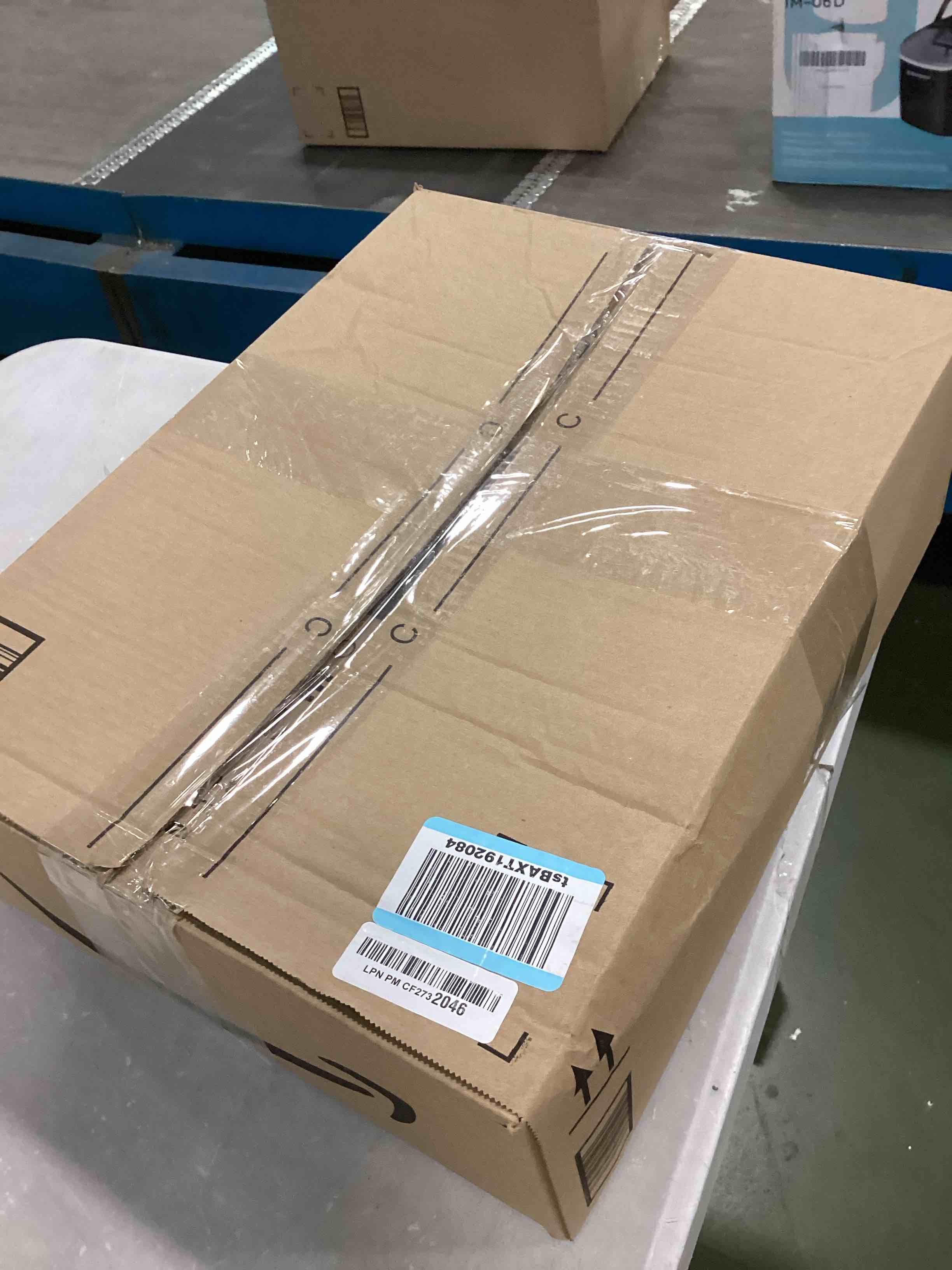 https://s3.amazonaws.com/lotting-images-prod/bidfta/RED6118301_1710418764355.jpeg