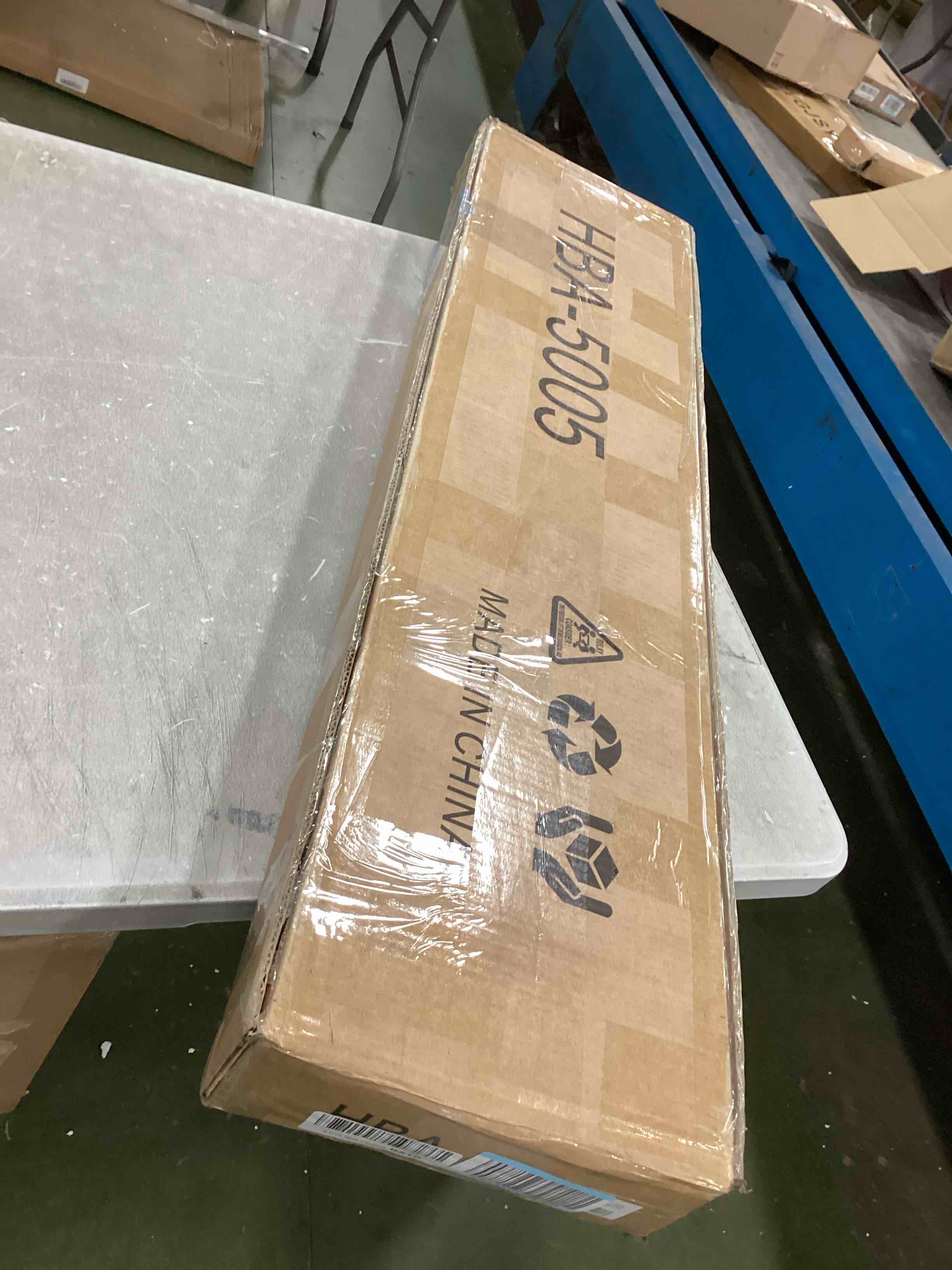 https://s3.amazonaws.com/lotting-images-prod/bidfta/RED6118518_1710506532212.jpeg