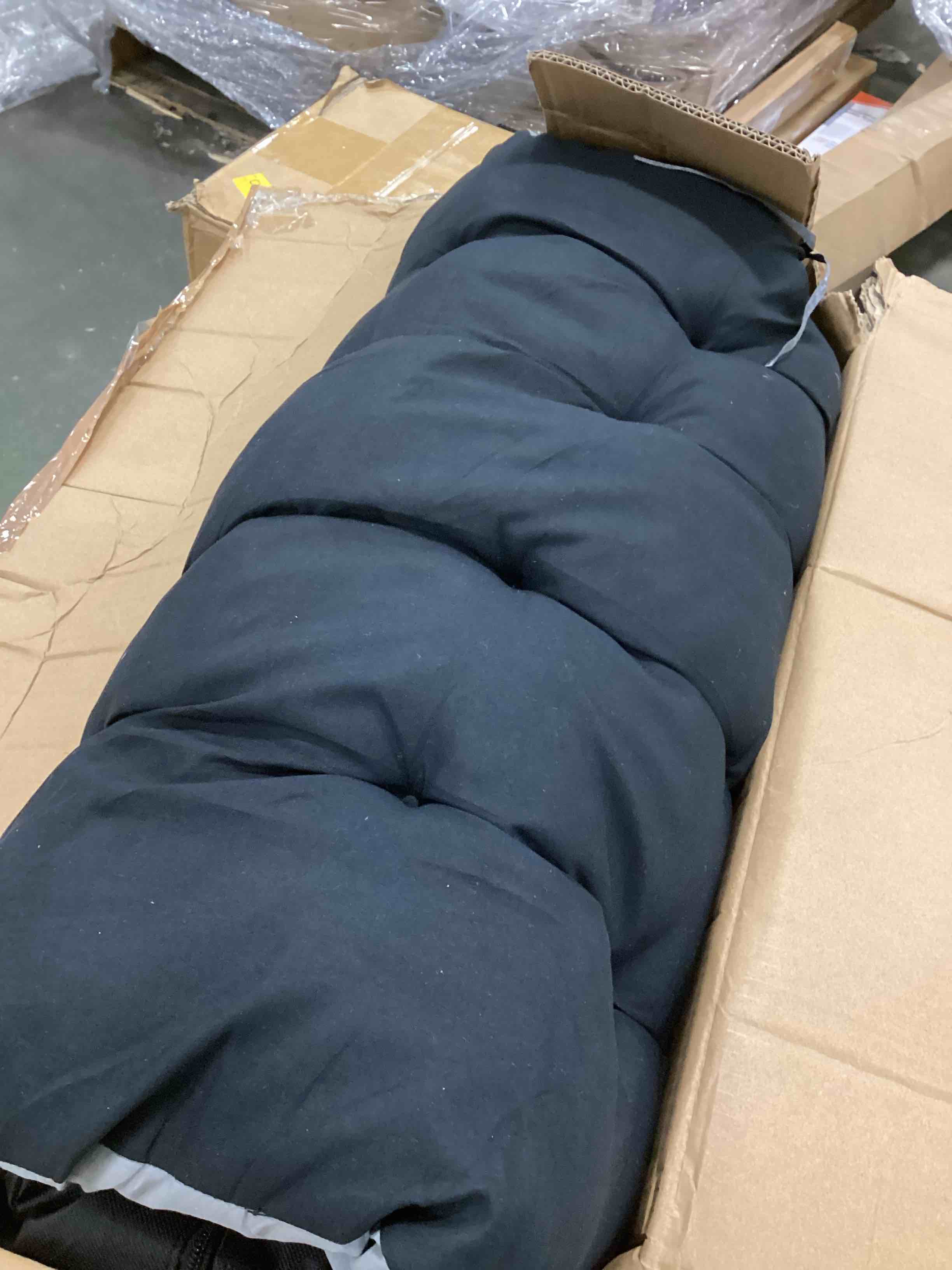 https://s3.amazonaws.com/lotting-images-prod/bidfta/RED6118542_1710507478447.jpeg