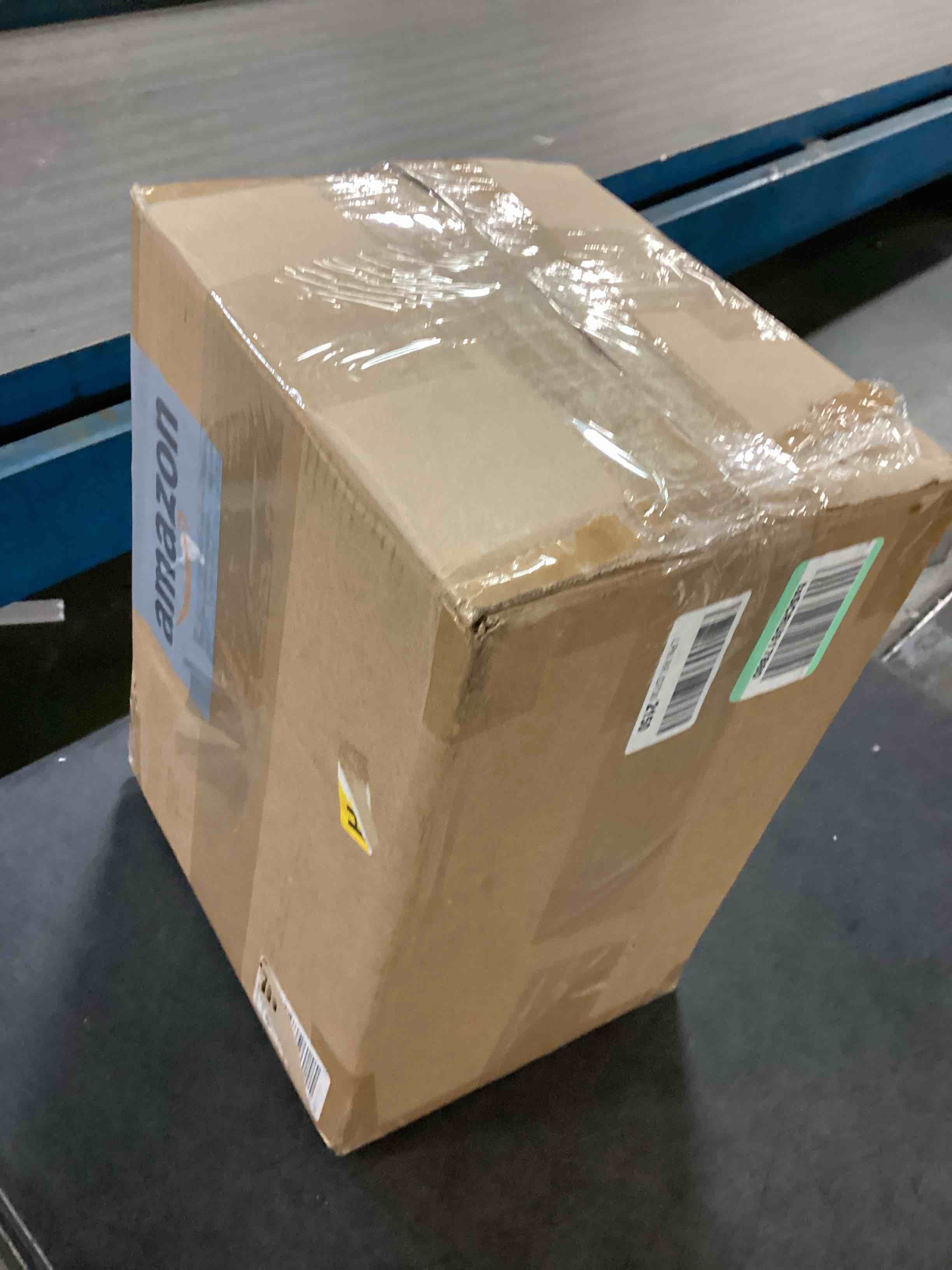 https://s3.amazonaws.com/lotting-images-prod/bidfta/RED6118740_1710761205726.jpeg