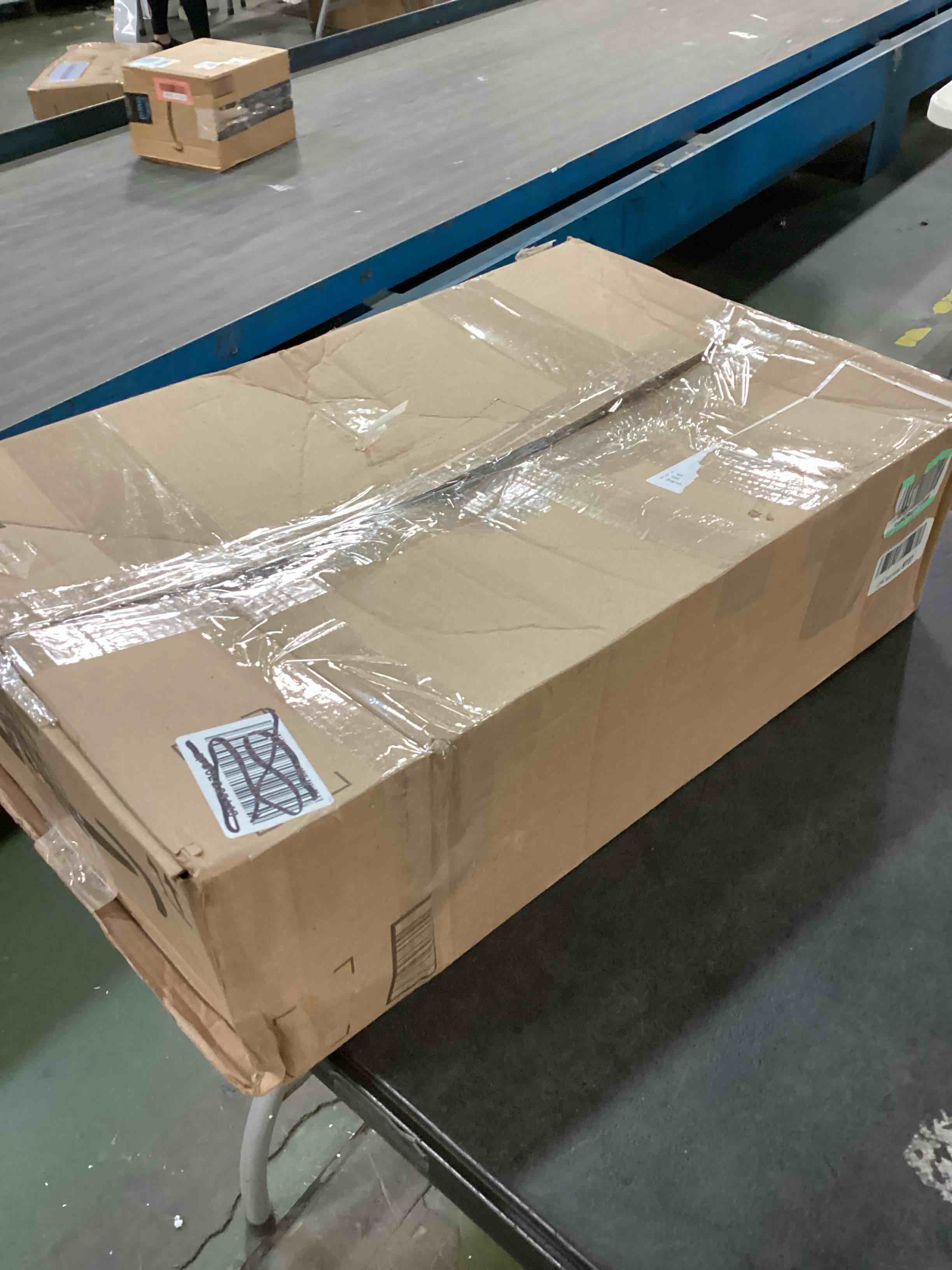 https://s3.amazonaws.com/lotting-images-prod/bidfta/RED6118752_1710762511622.jpeg