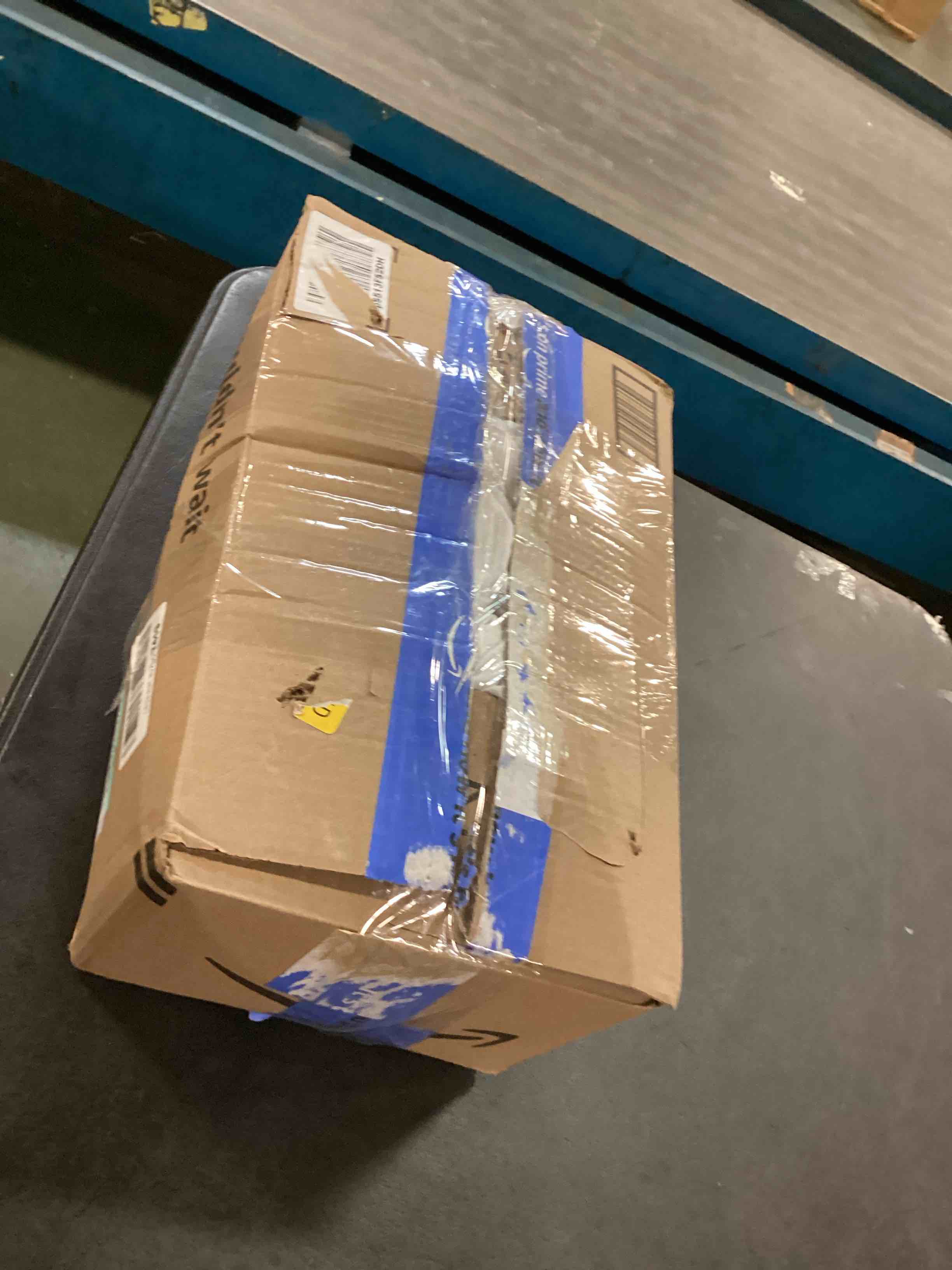 https://s3.amazonaws.com/lotting-images-prod/bidfta/RED6118776_1710765636073.jpeg