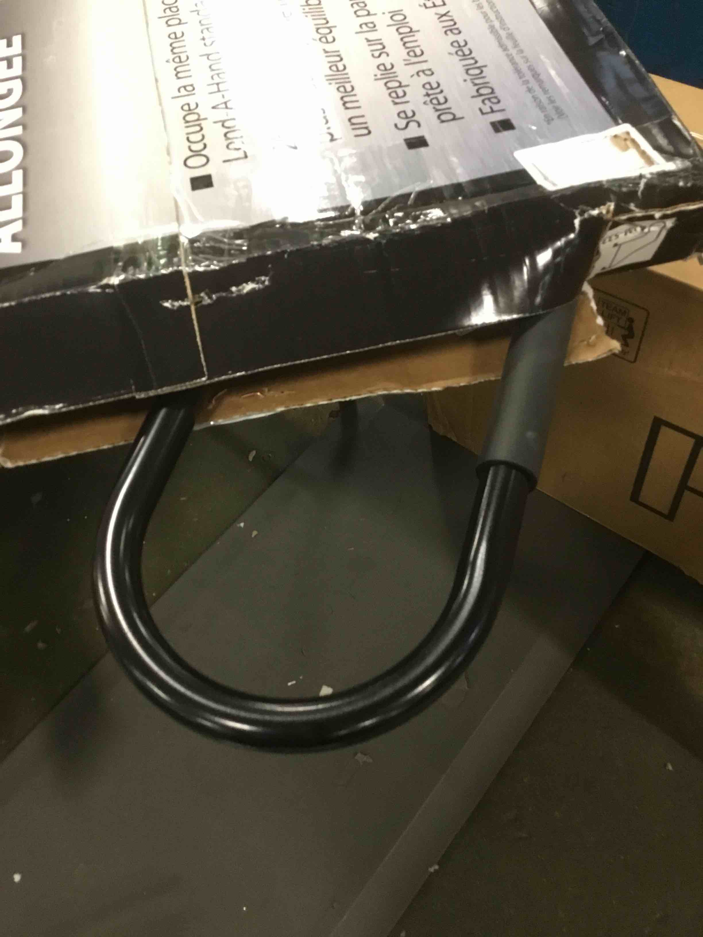 https://s3.amazonaws.com/lotting-images-prod/bidfta/RED6119683_1710507327685.jpeg