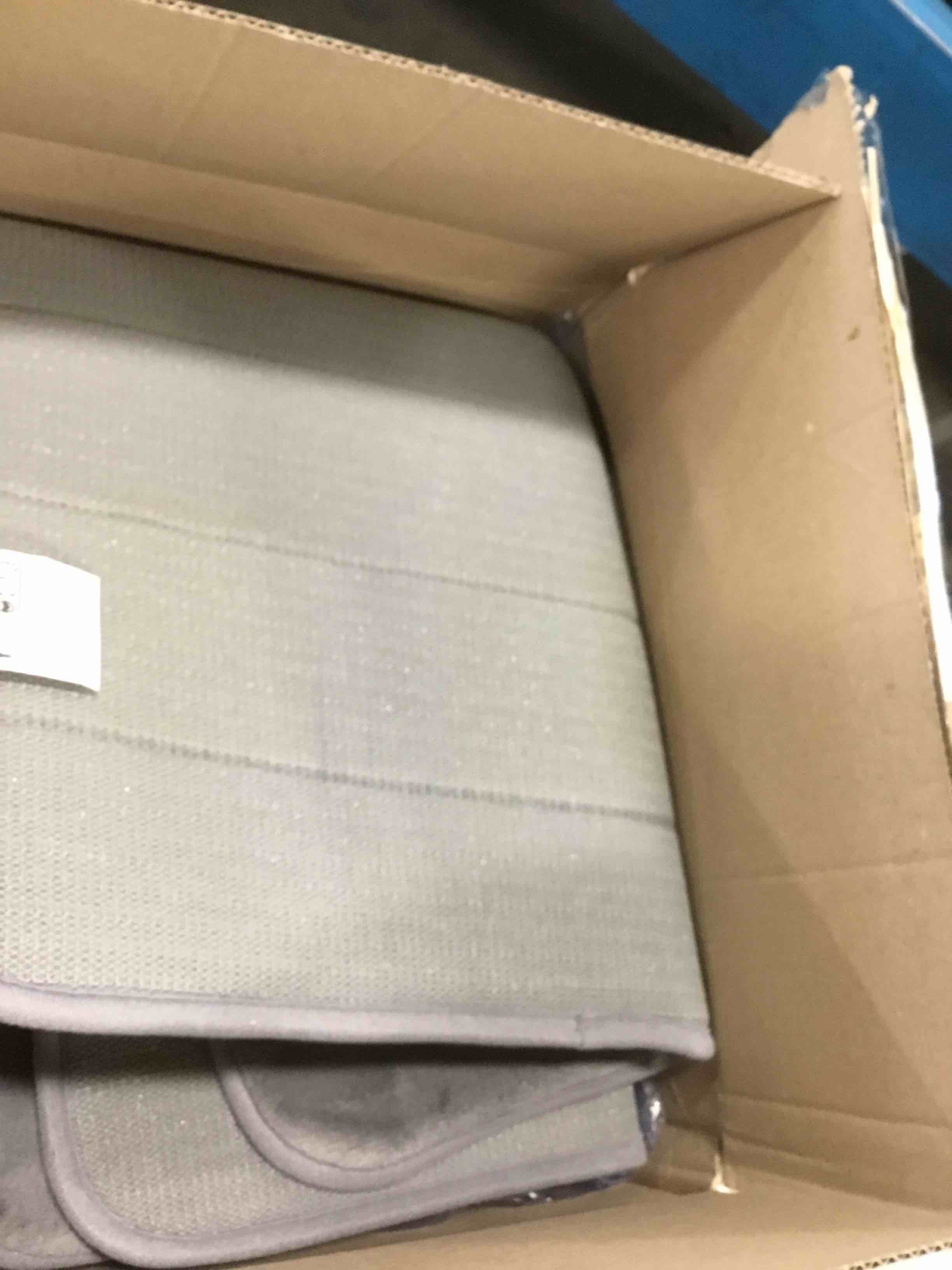 https://s3.amazonaws.com/lotting-images-prod/bidfta/RED6120142_1710938666381.jpeg