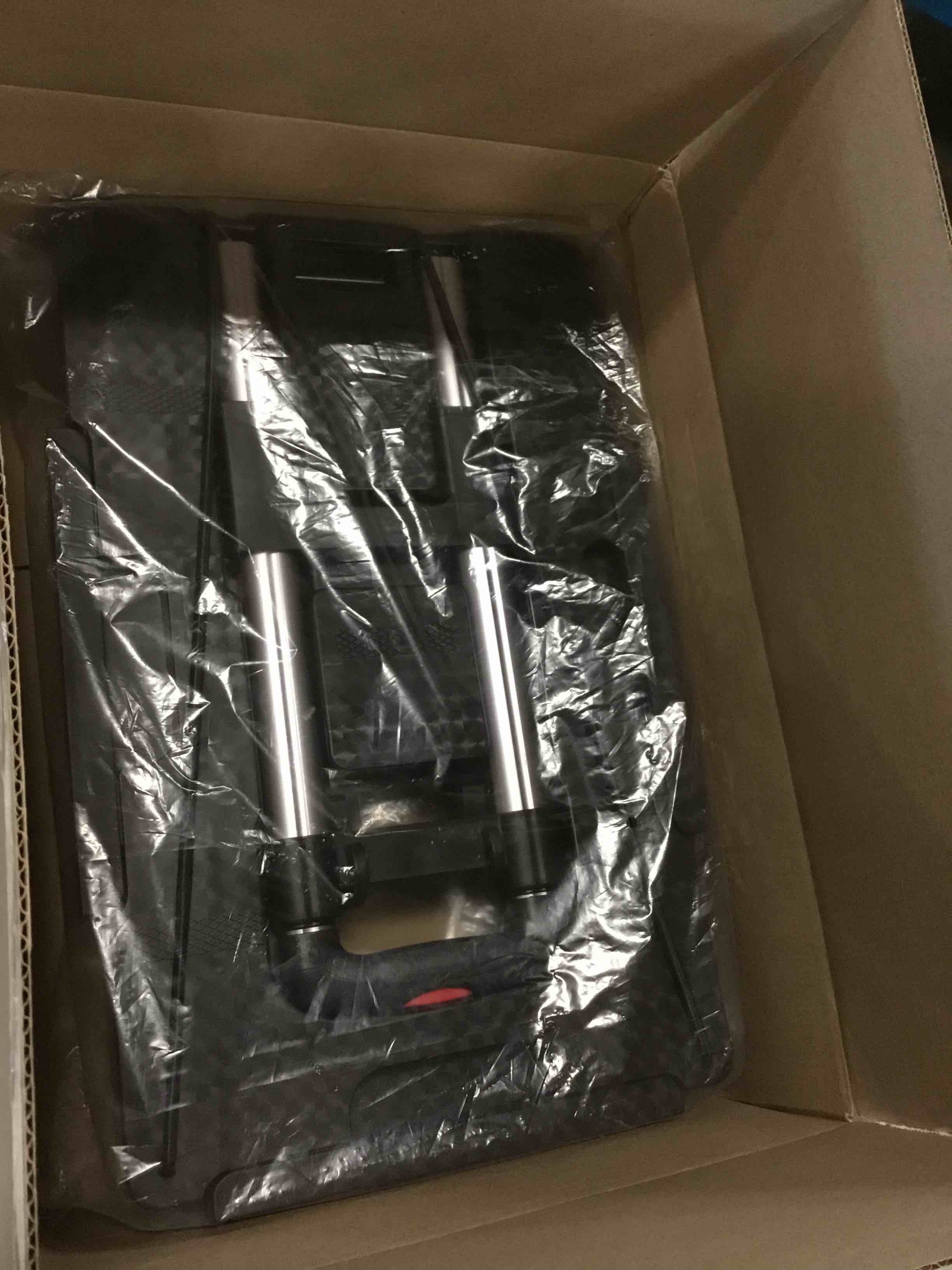 https://s3.amazonaws.com/lotting-images-prod/bidfta/RED6120248_1710954892097.jpeg